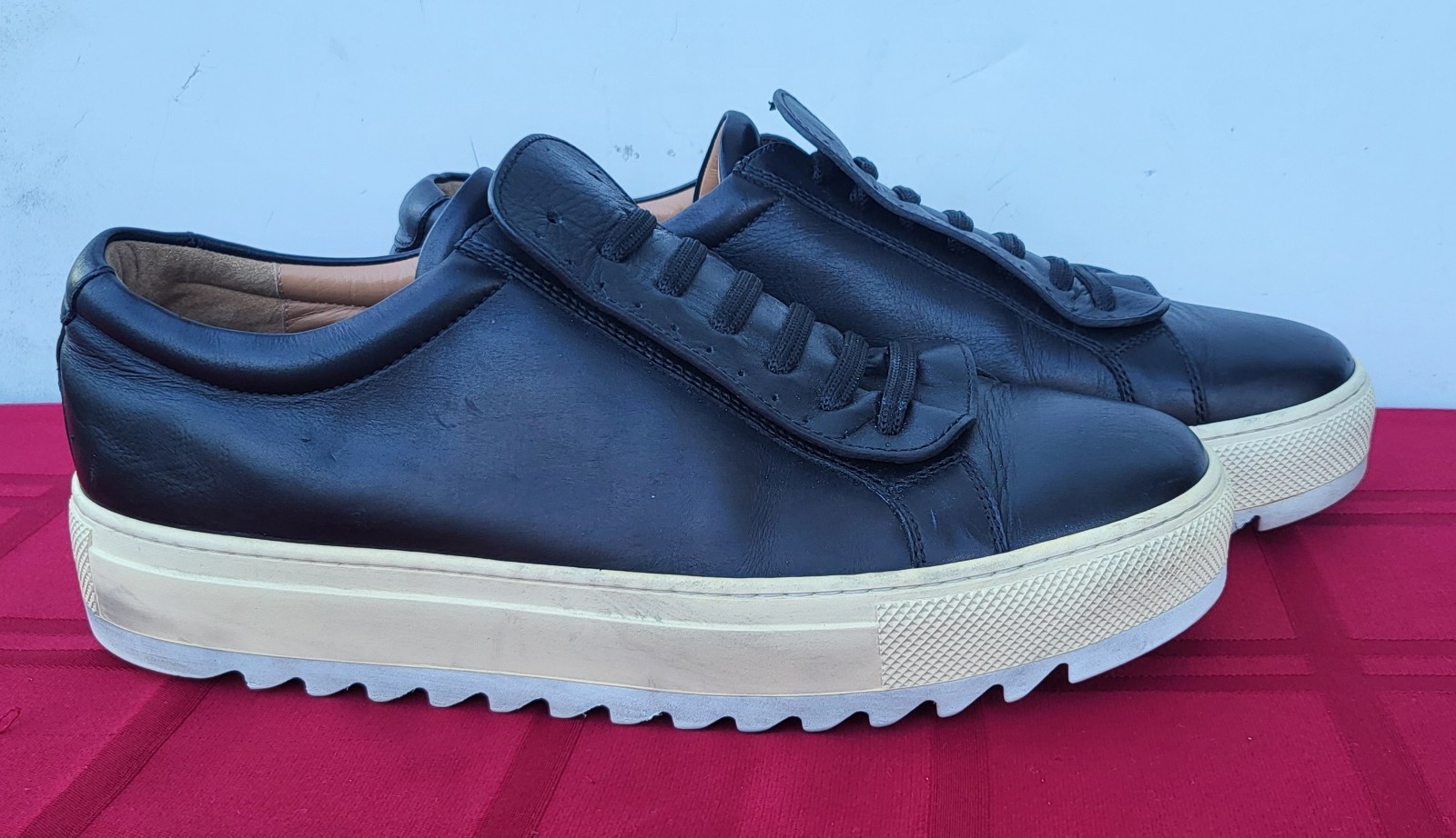 Men's Salvatore Farragamo Black Leather Low Top Sneakers - Size: 8