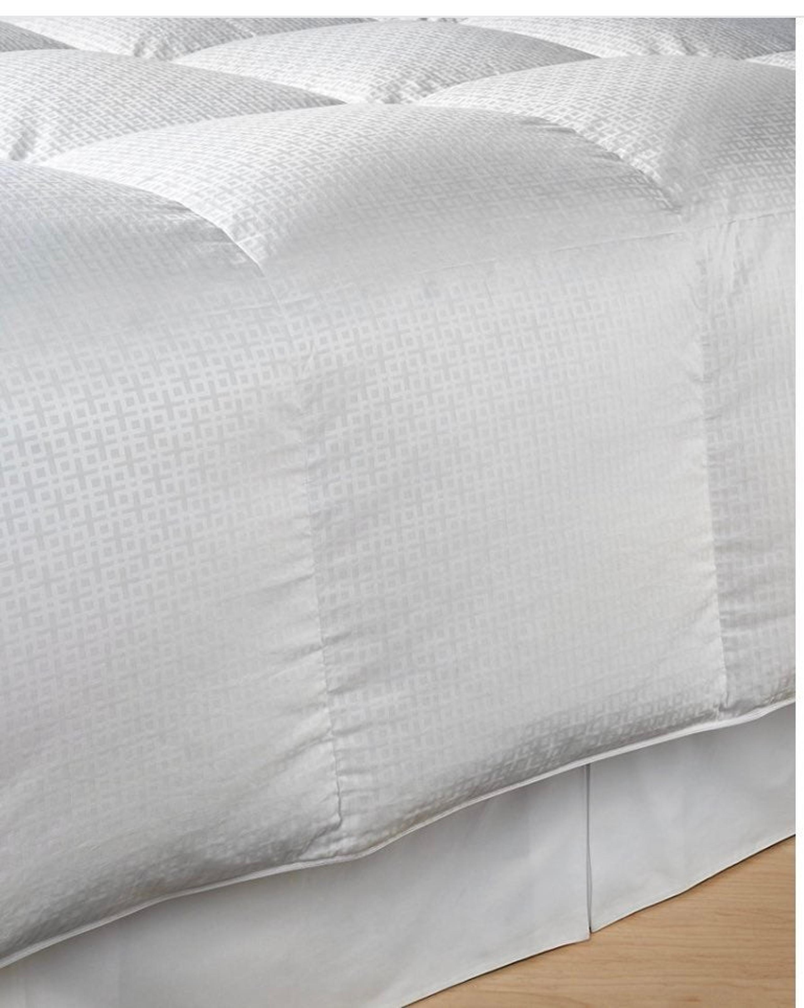 Hotel  collection bedding dawn comforter