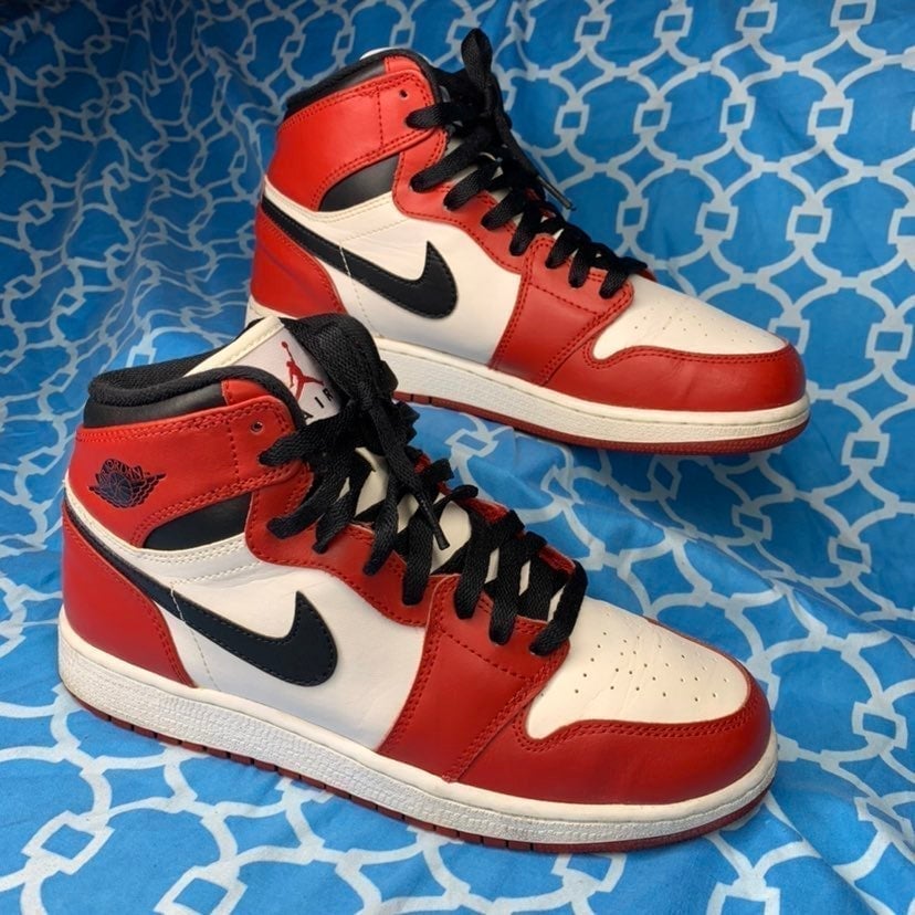 Youth size 7y Nike Air Jordan 1 High Chicago Retro OG 2013 GS Kids sz 7 hi top