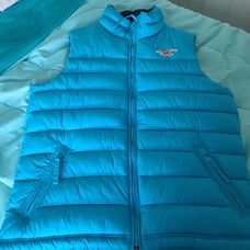Hollister puffer vest (size large in mens)