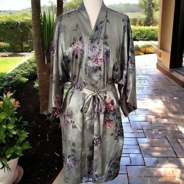 California Dynasty Satin Robe M Floral Kimono Vtg 90s Fairy Whimsygoth Bohemian.