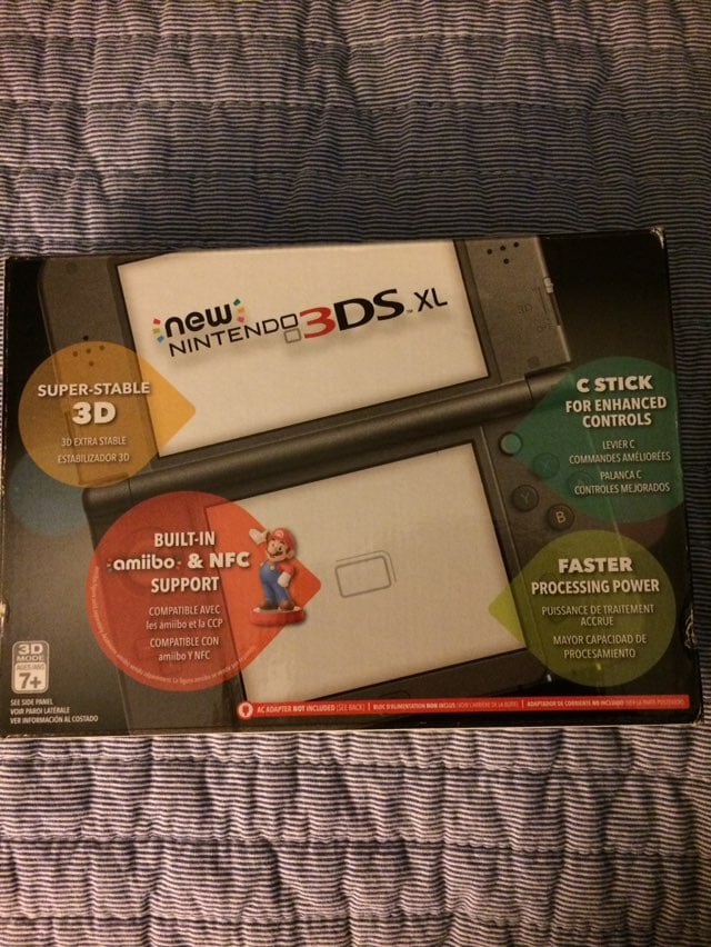 New Nintendo 3DS XL With Case And 8 Game