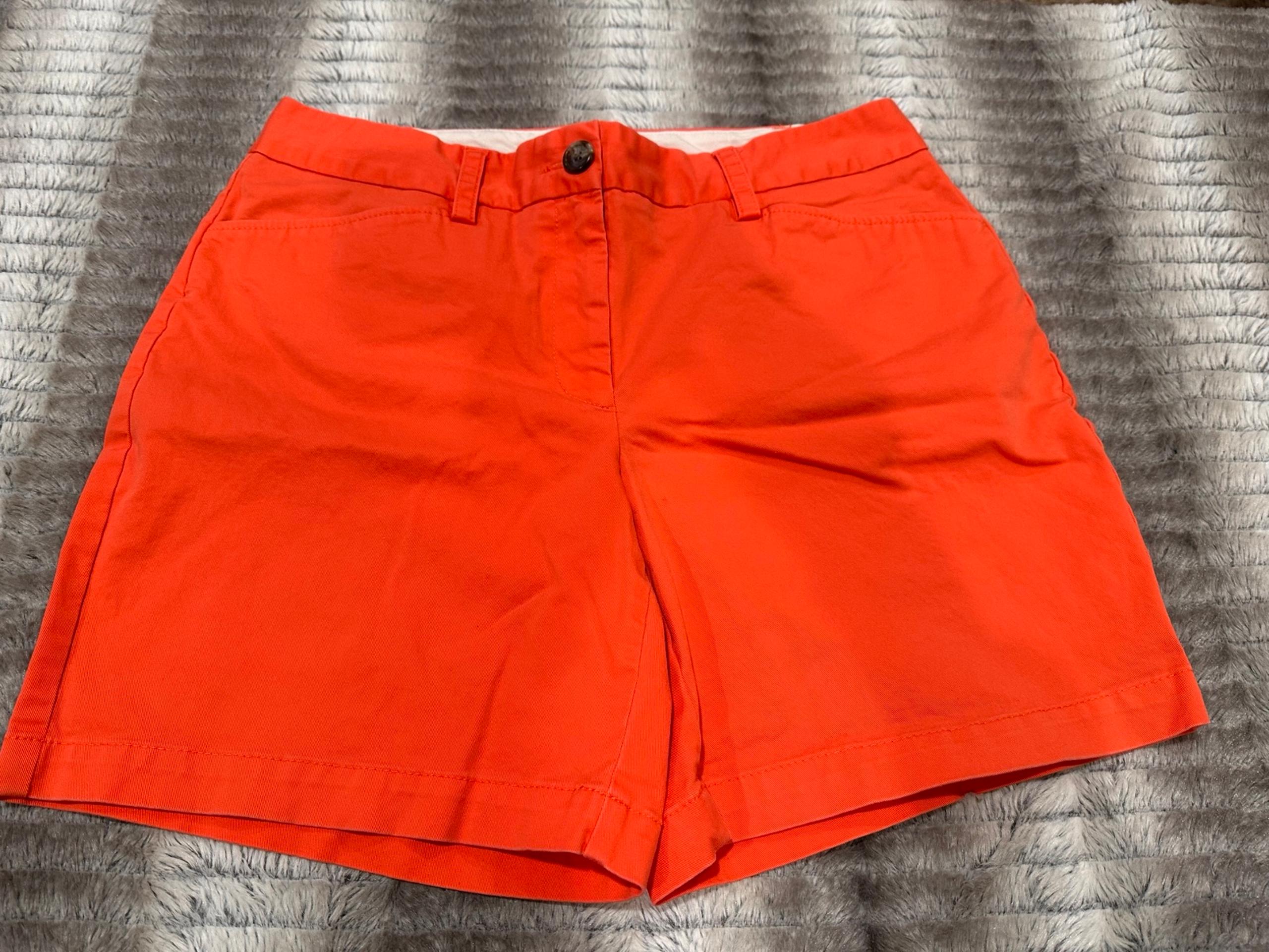 Lands End Classic Women’s 7” Chinos shorts
Size 10