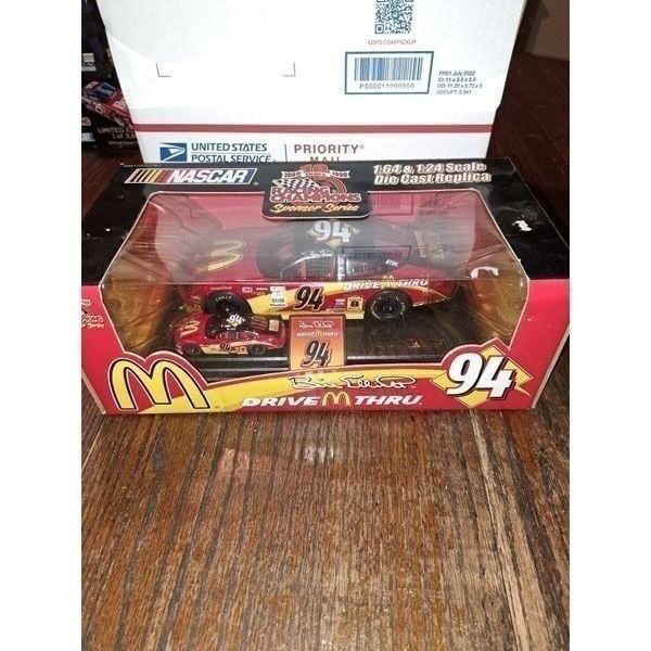 Vintage 1999 Racing Champions Set Bill Elliott McDonald Nascar Die Cast Race Car