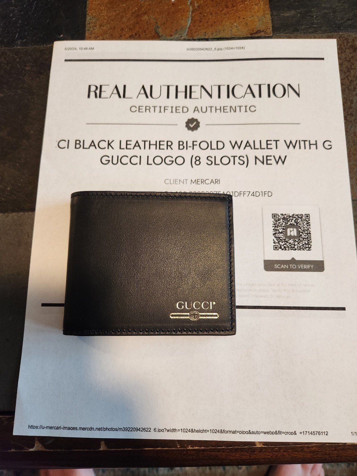 Gucci Bi-Fold Wallet with Gold Gucci Logo (8 Slots) New Authentic With COA