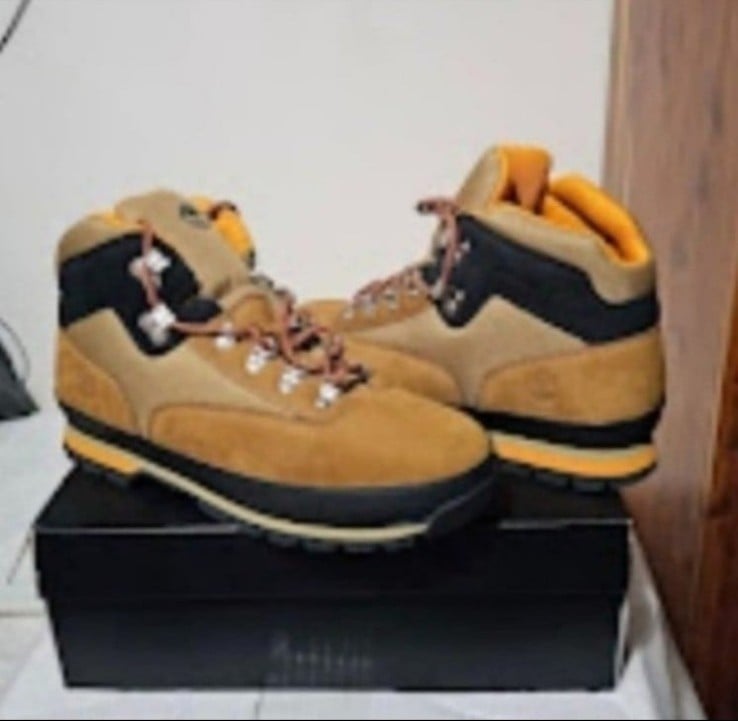TIMBERLAND BEIGE HIKING BOOTS 13