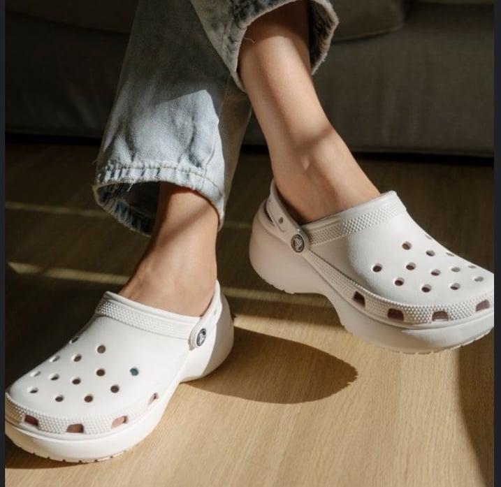 Crocs Classic Platform Clogs size 10