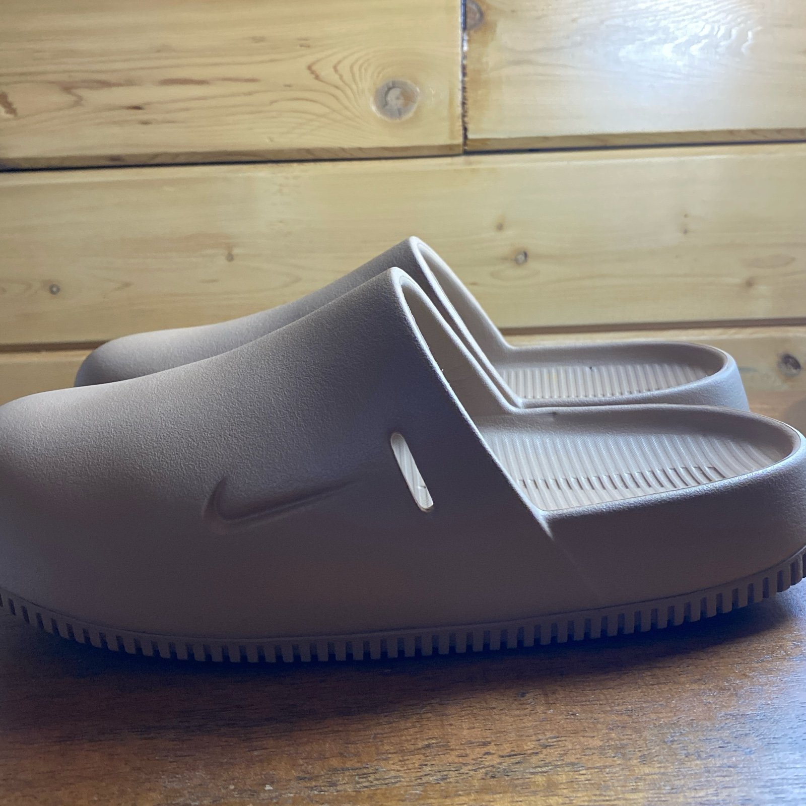 Unisex nike clogs