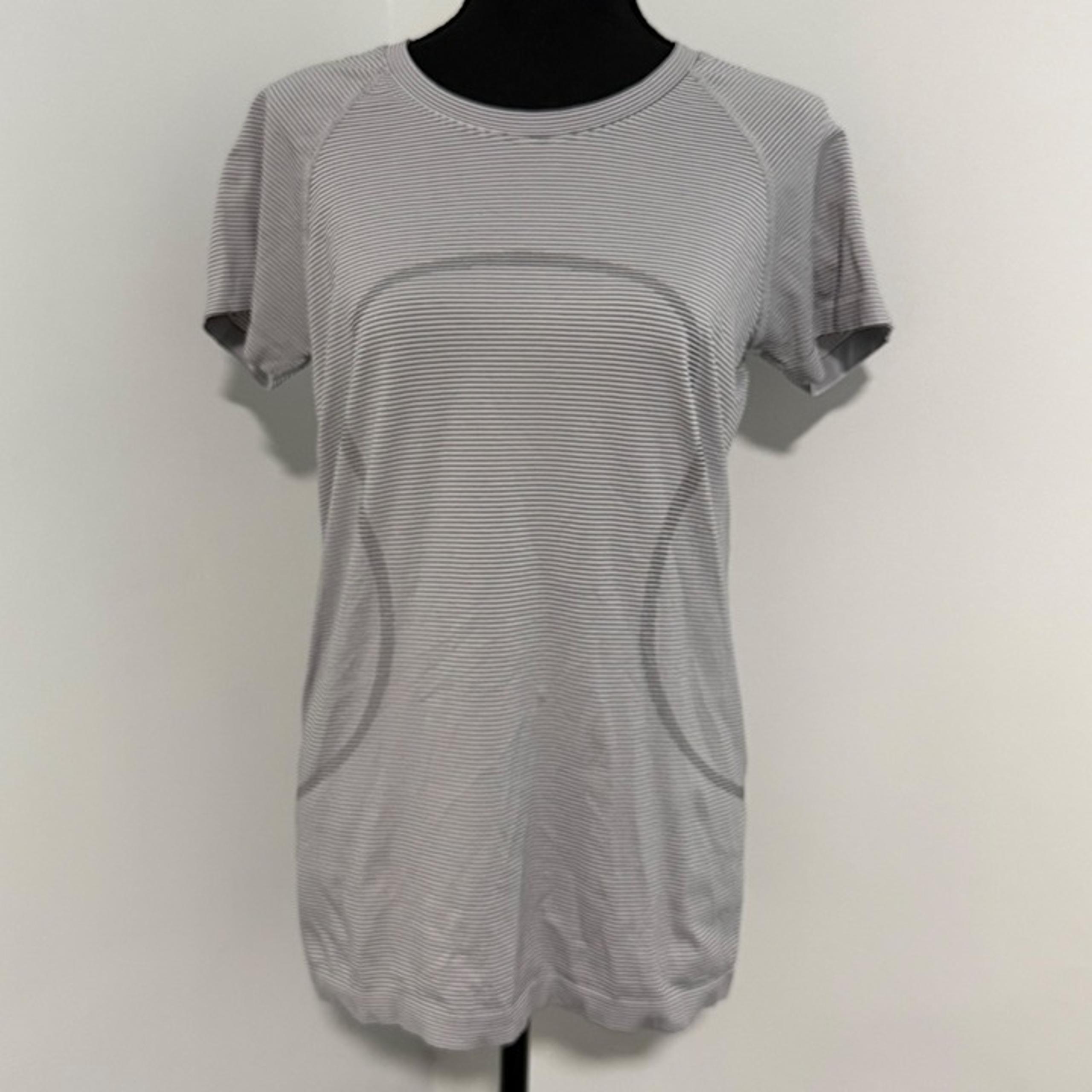 Lululemon Swiftly Tech T-Shirt Womens 10 Gray Activewear Gym Yoga Running