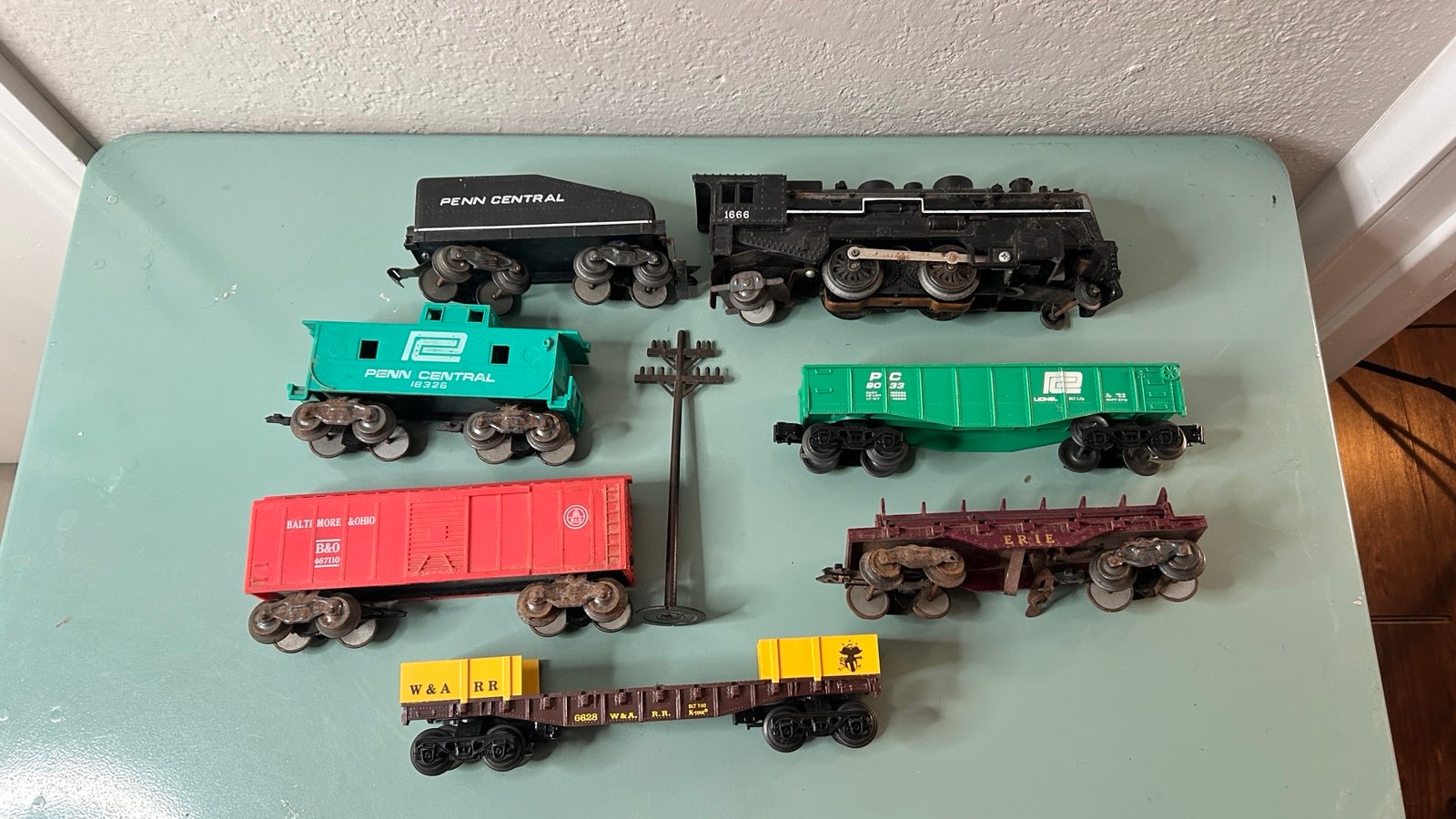 Vintage Marx O Scale Train locomotive 1666 set