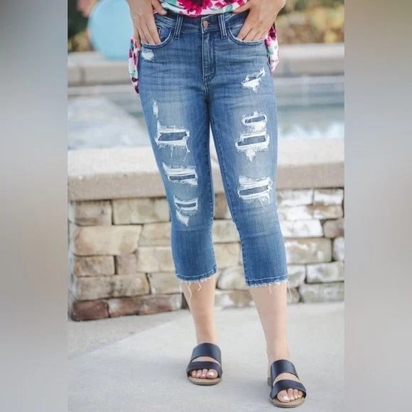 NWT Judy Blue MID-Rise Contrast Patch Distressed Skinny Capri Jeans Size 1