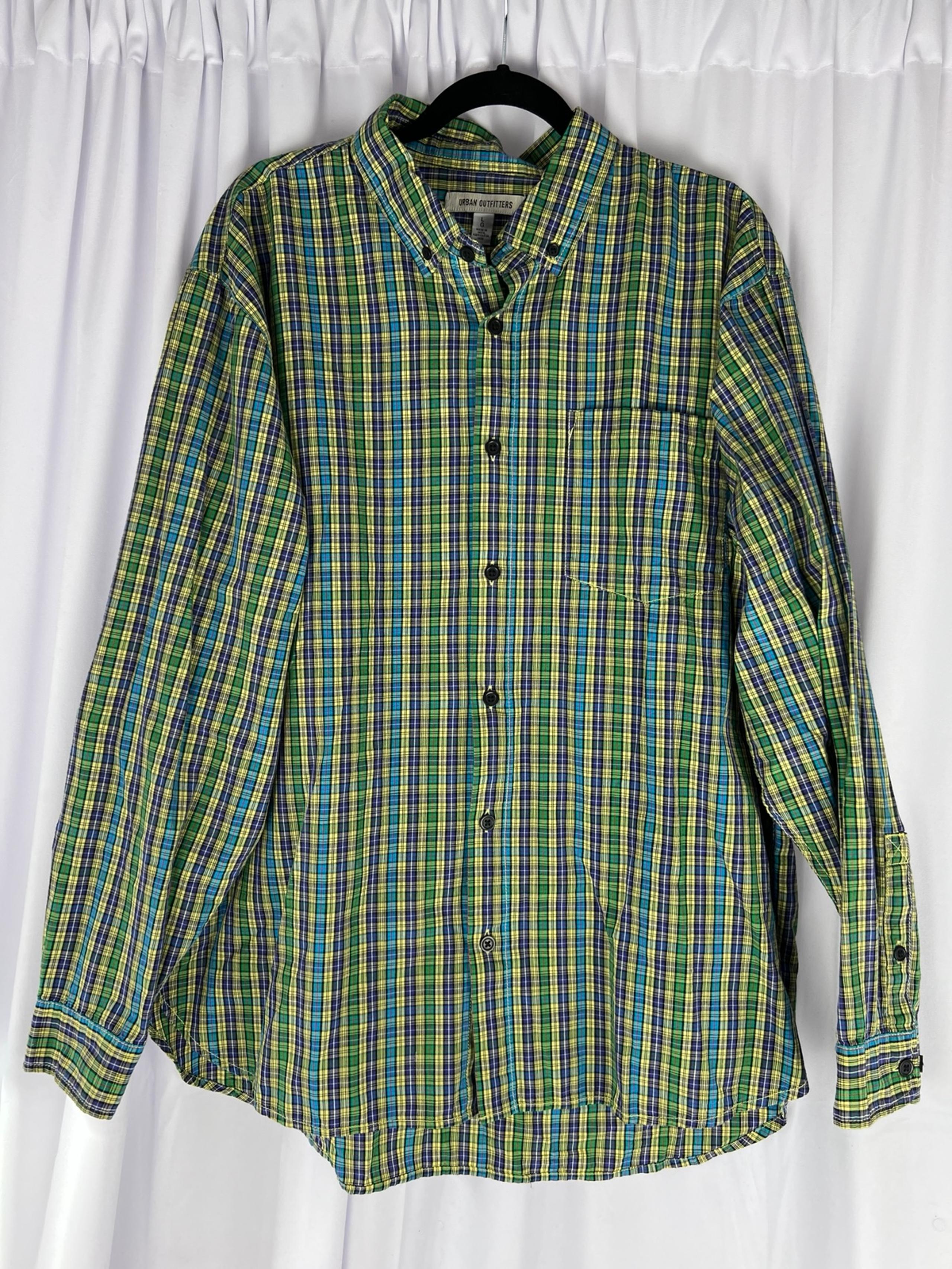 Urban Outfitters Men’s Plaid Chest Pocket Button Front Shirt - Large
