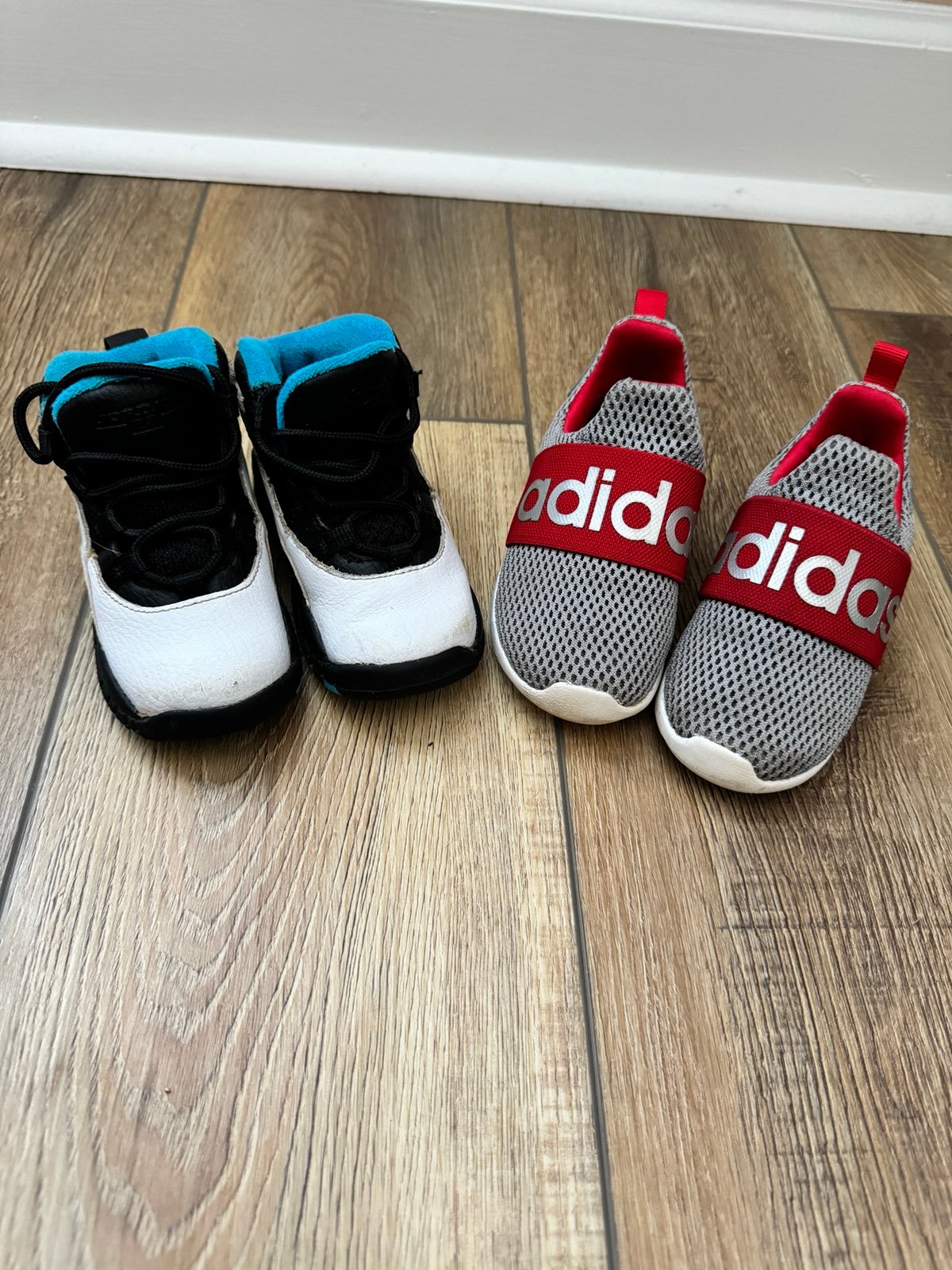 Toddler size 7 Sneakers