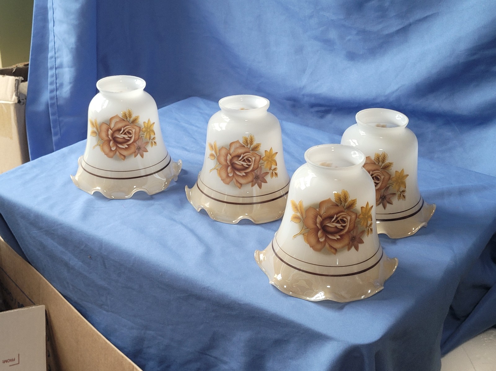 Vintage Floral Brown Rose And Tan Ruffled Glass Bell Lamp Shades 2 Fitter X4