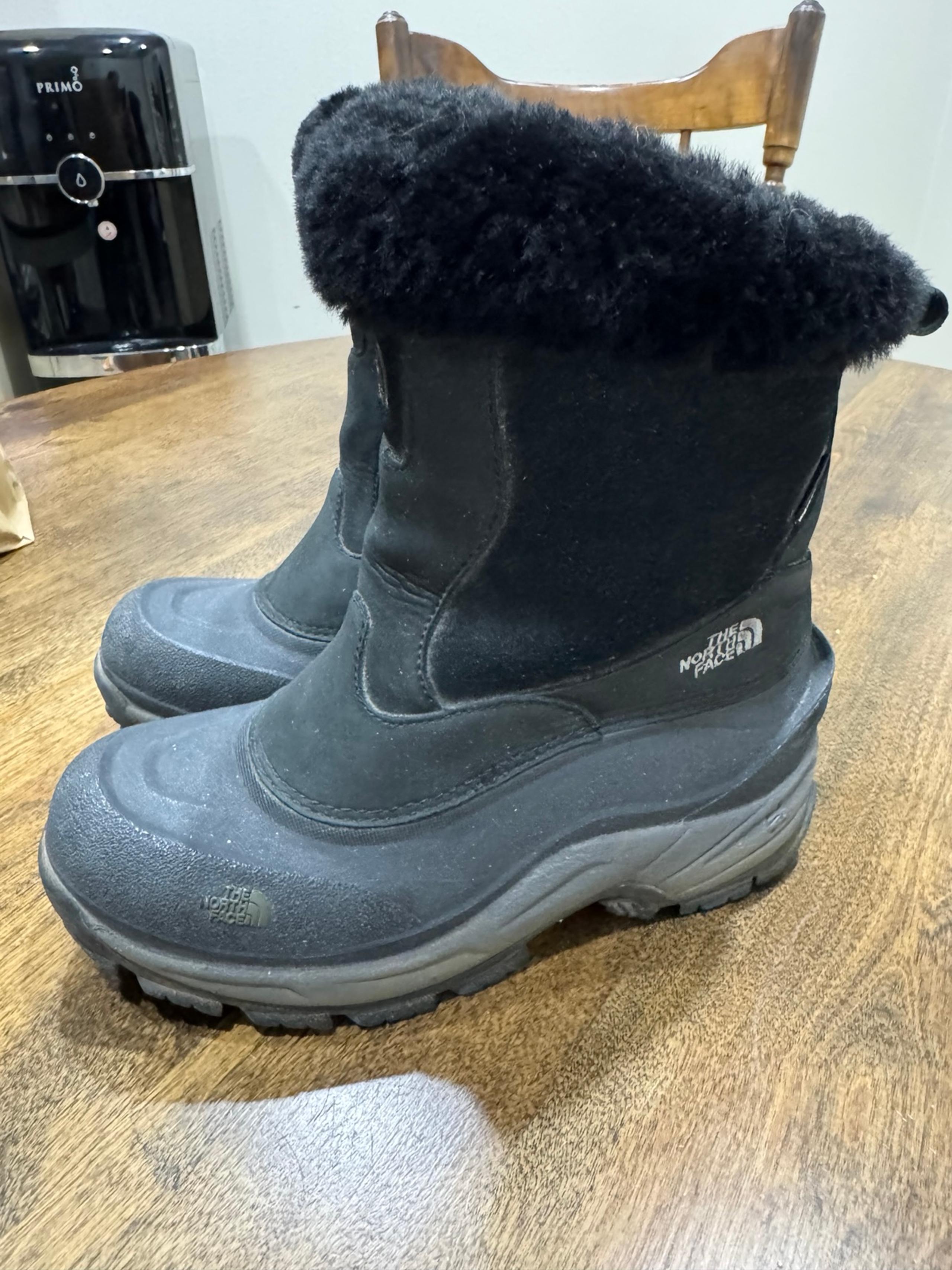 Women’s The North Face Waterproof Snow Boots 6.5 Greenland Zip