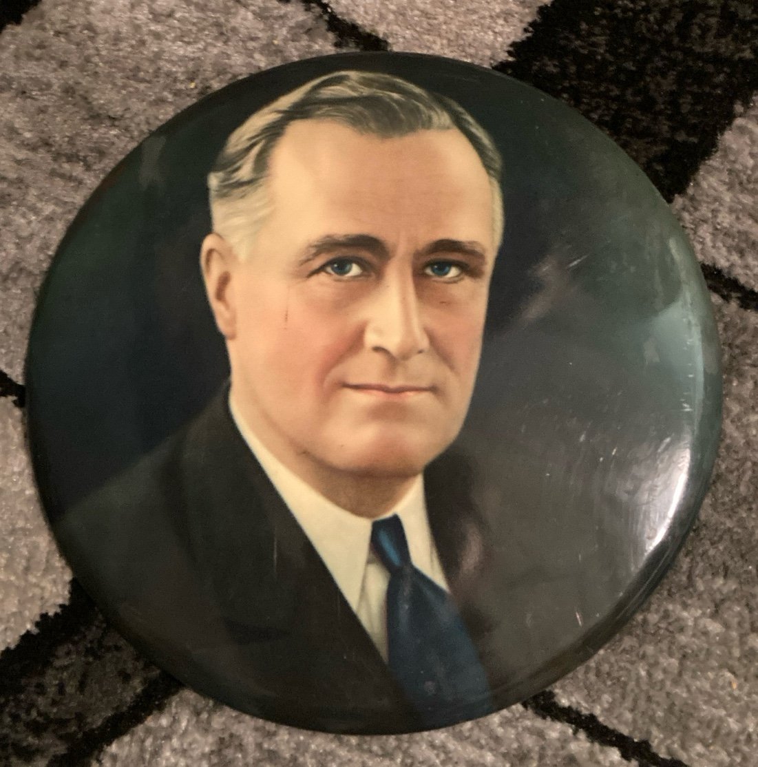 1930s FDR Franklin D Roosevelt Gigantic wall hanger BUTTON -9” diameter – SUPER