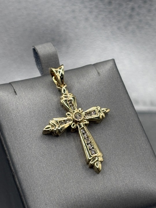 Ladies / Gents 10 Karat yellow Gold Diamond Cross