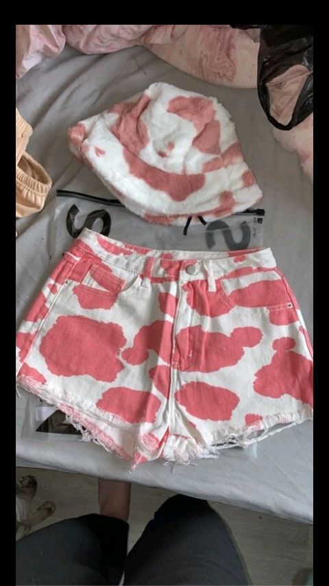 Cow print shorts (pink)