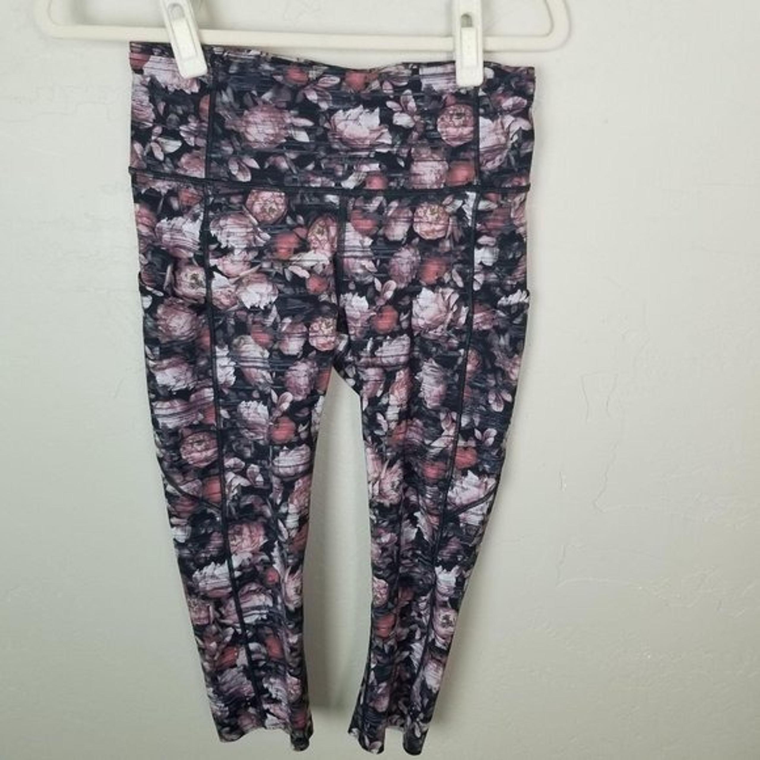 Lululemon Floral Cropped Leggings Yoga Pants Women