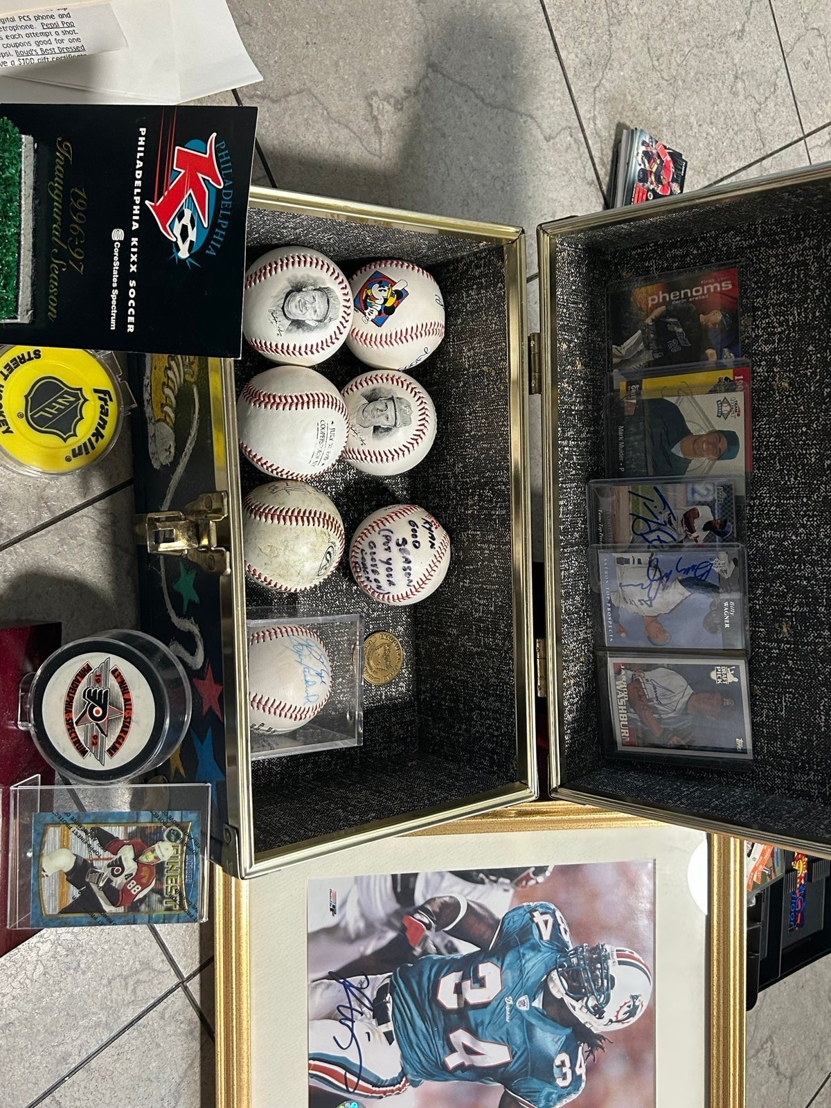 collectible cards NBA NHL MLB NFL baseball balls i accept the best offer