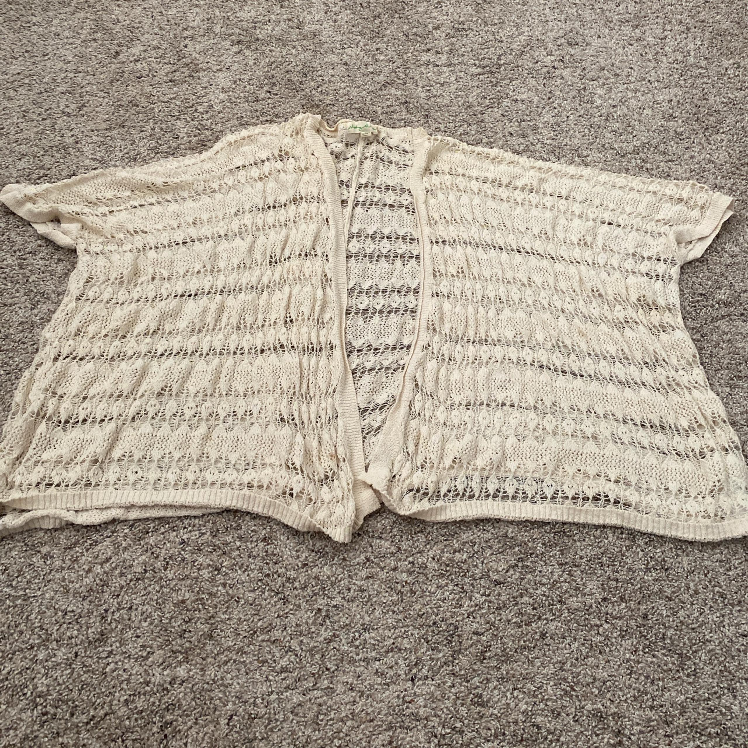 Staring at stars size medium cream crochet cardigan