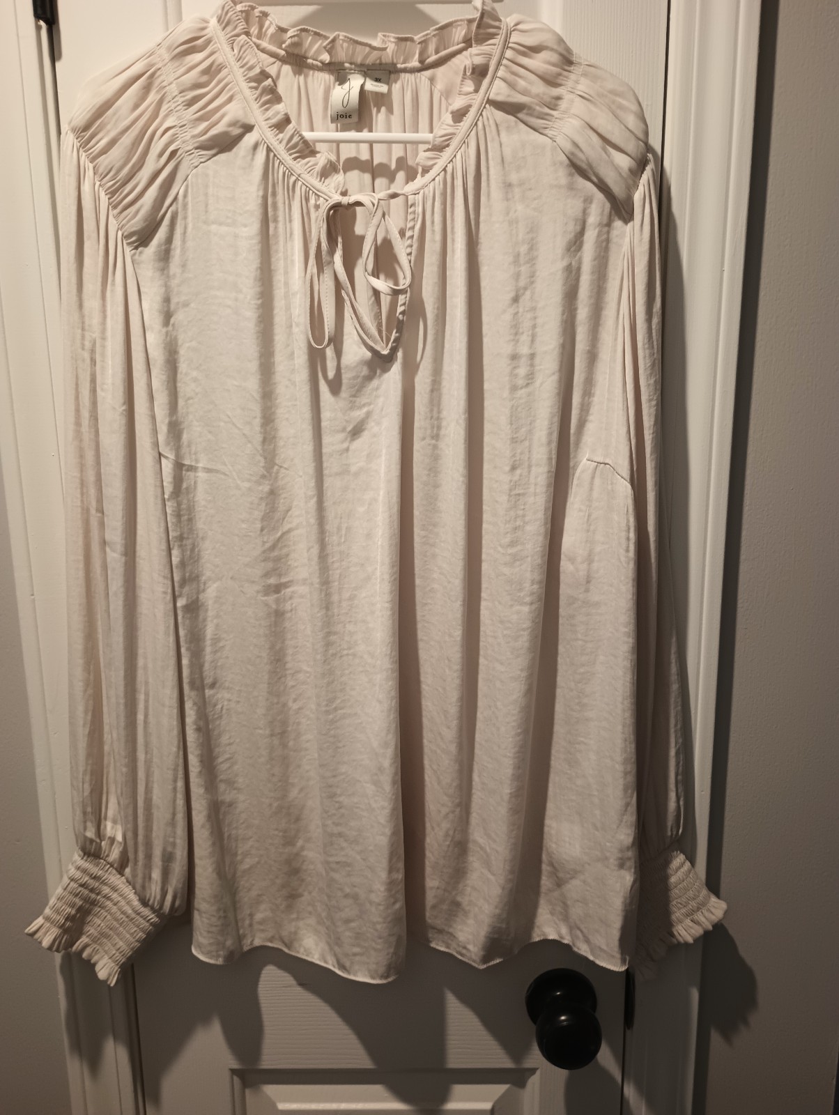 NWOT Joie Cream Blouse with Rouched Wrists size 3XL