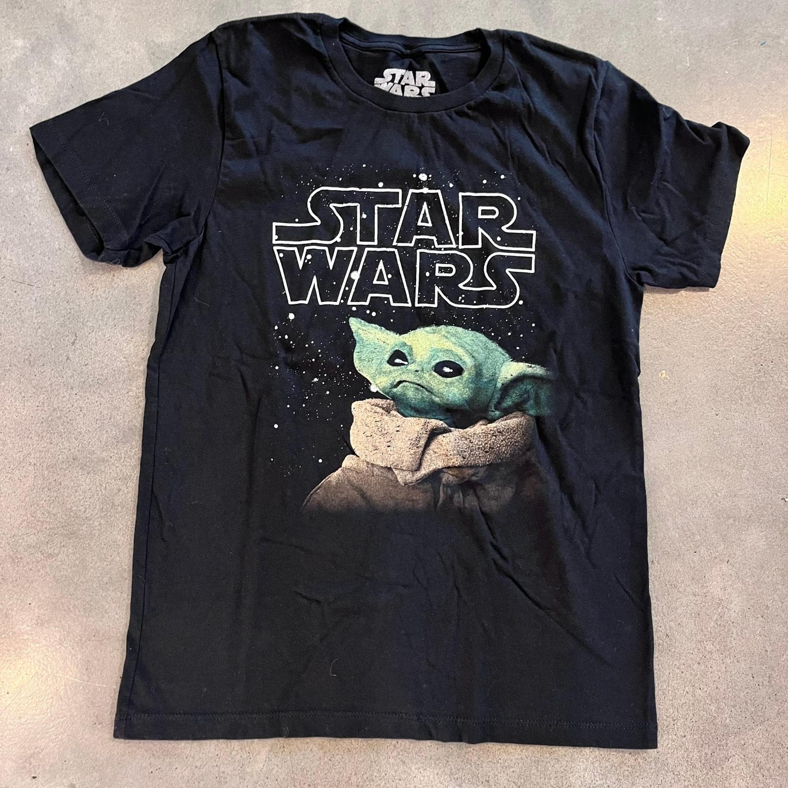 Disney Star Wars Baby Yoda black cotton tshirt boys size XL 14/16 top shirt