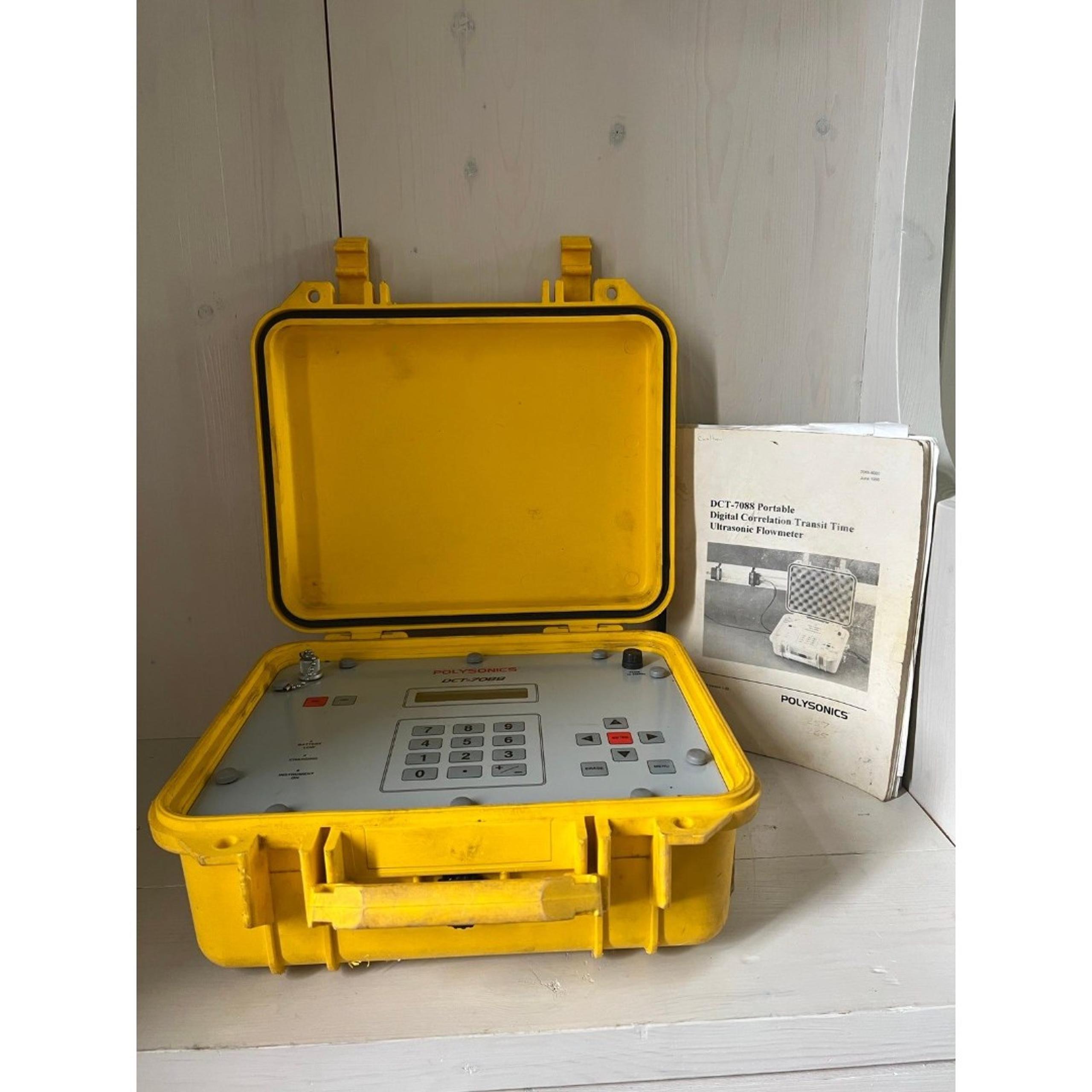 Polysonics DCT7088 Portable Digital Correlation TransitTime Ultrasonic Flowmeter