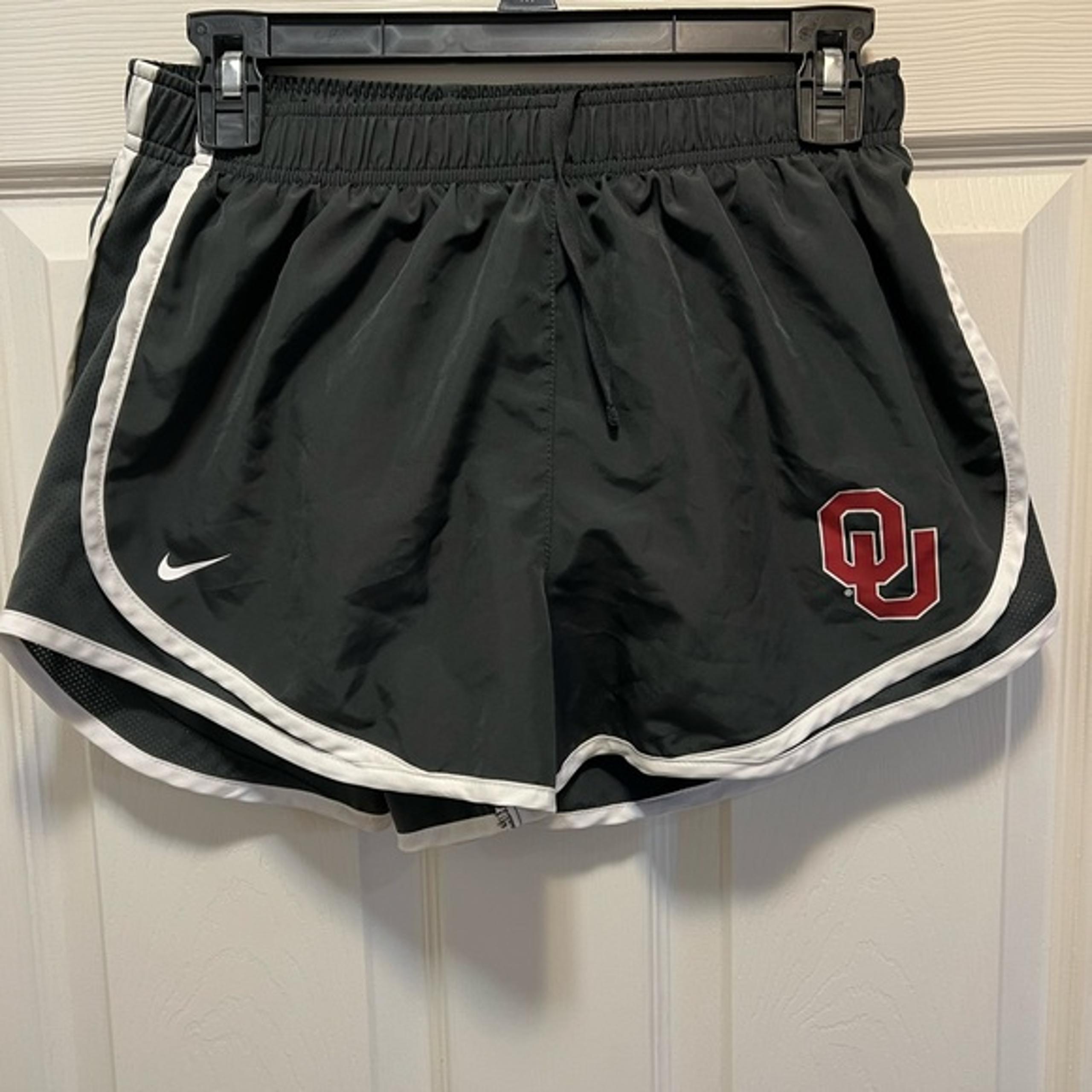 Nike Black Oklahoma Sooners Team Tempo Performance Shorts Women Size M Athletic