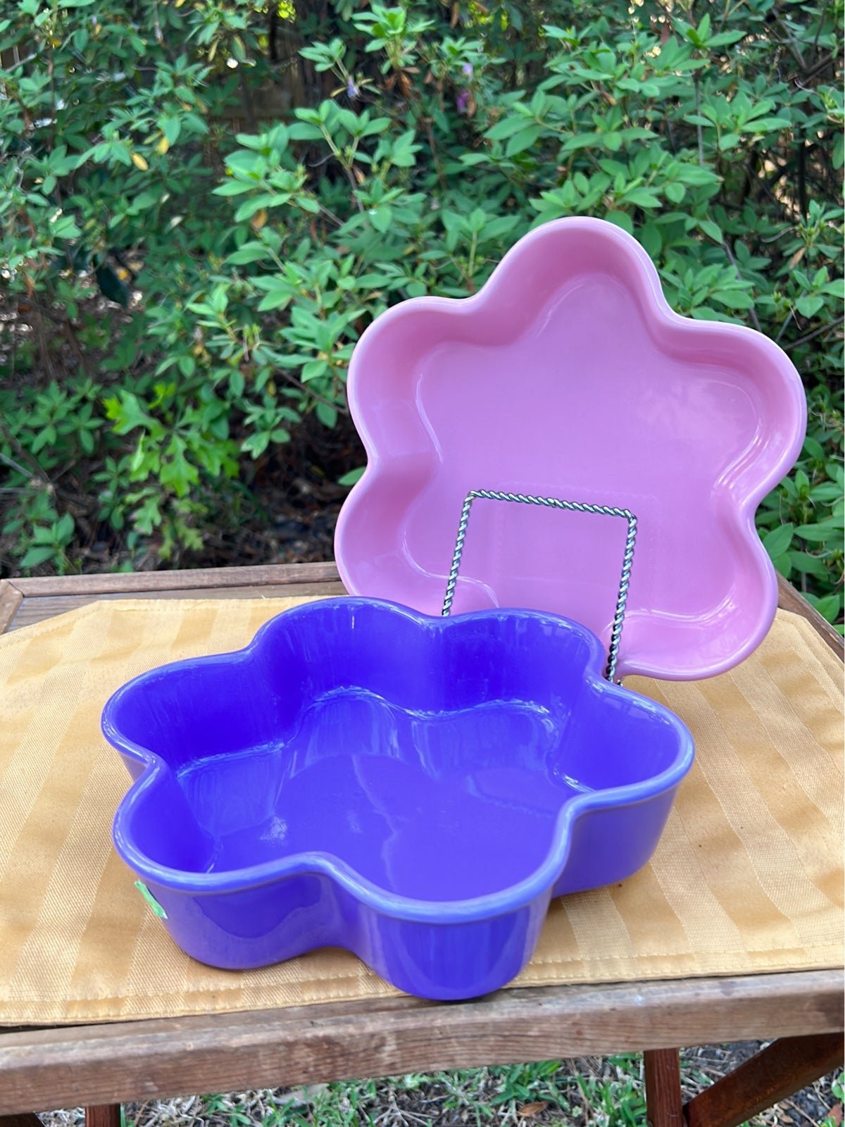 Chantal Flower Shaped Bakeware Dishes