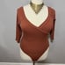 NWOT Astr The Label Rust Criss Cross Banded V-Neck Bodysuit - XL