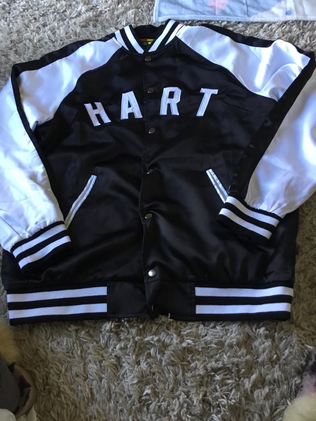 Kevin hart jacket size Large