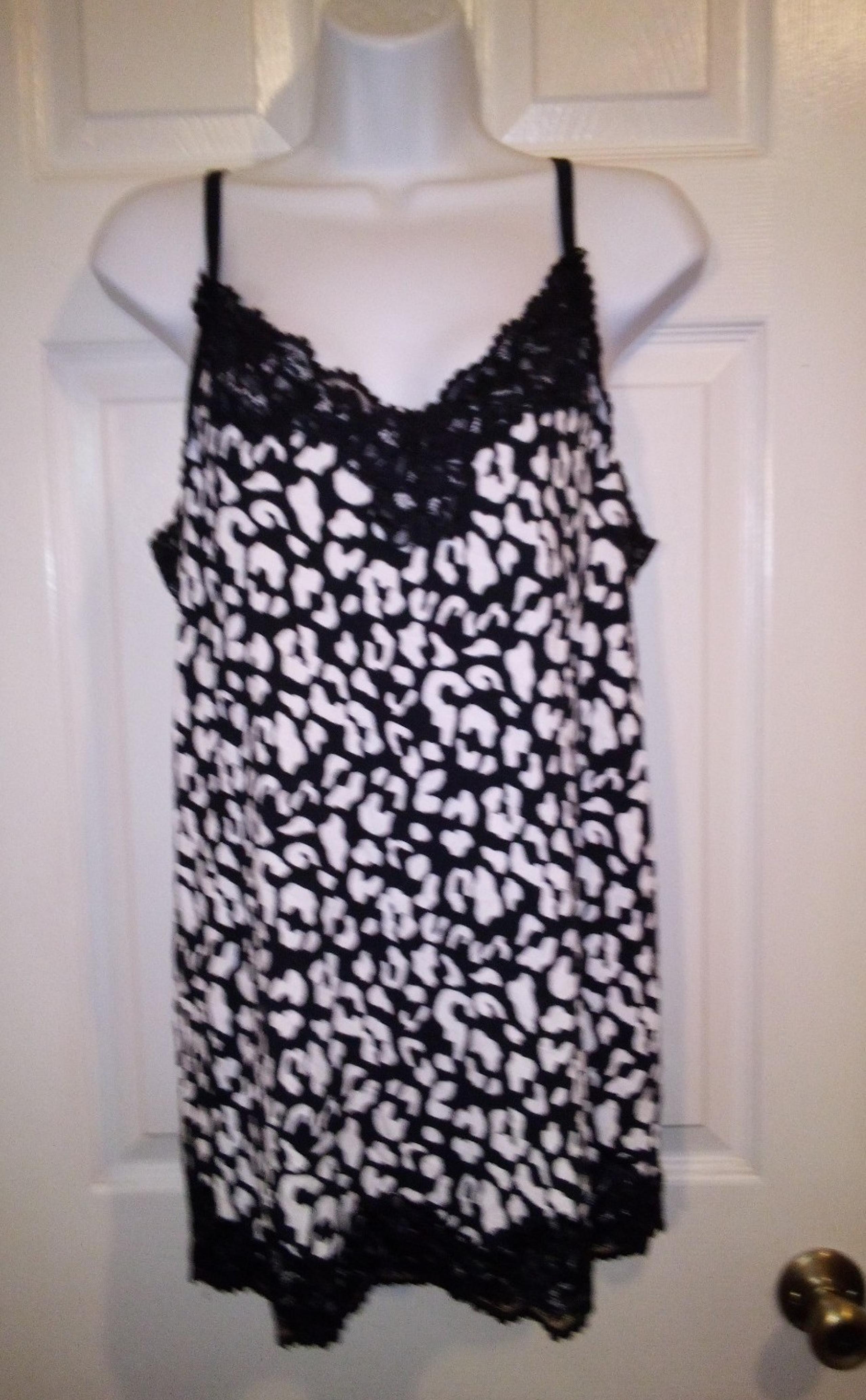 Lane Bryant Sexy Black & White With Lace Trim Top Size 18/20