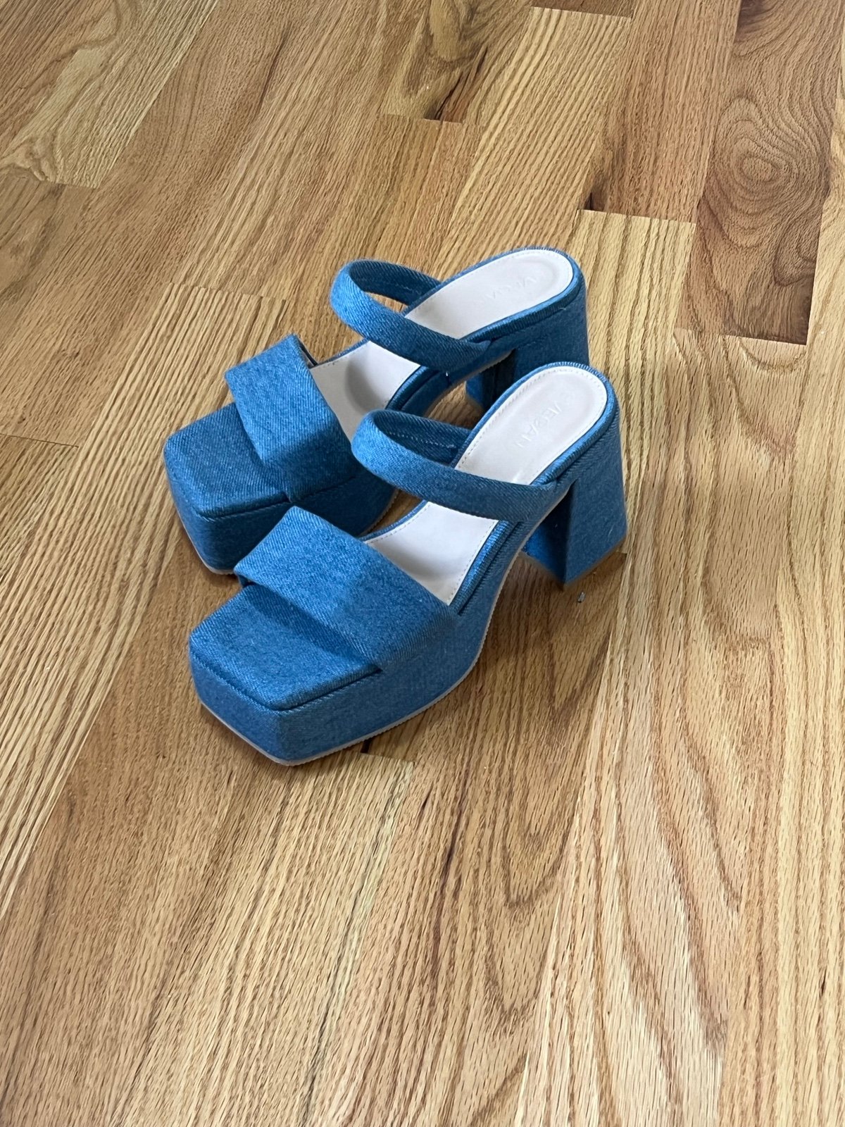 Platform Sandal in denim