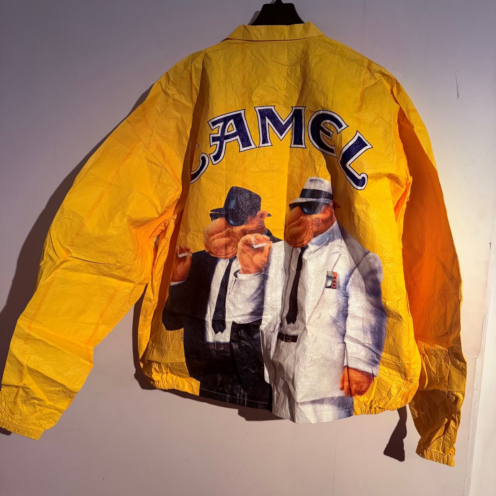 Vintage 1992 Joe Camel Tyvek Zip Up Jacket Rain Jacket Cigarette Collectable