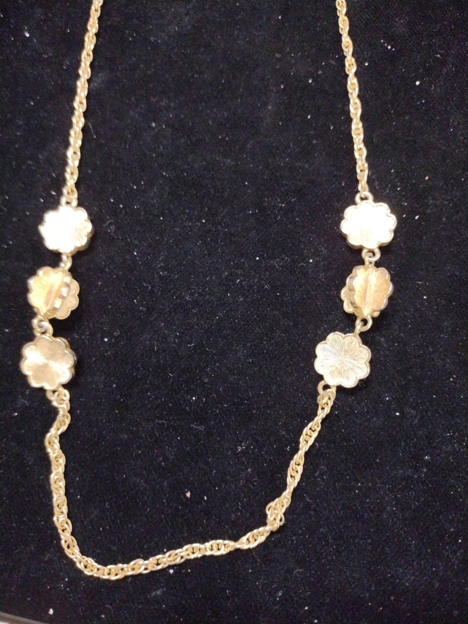 Vintage Gold tone Daisy Flower Necklace