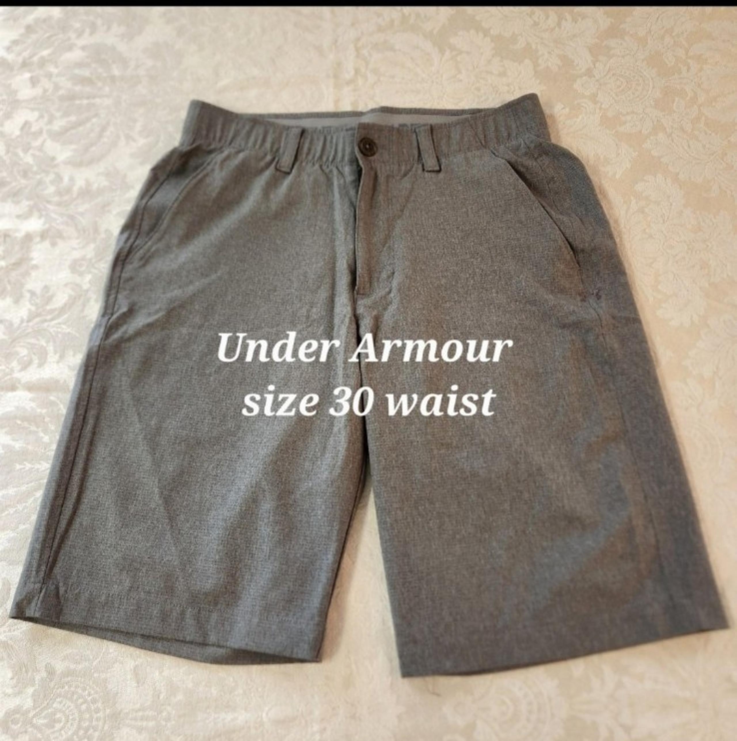 Young Men’s Under Armour Heat Gear Gray Casual Style Athletic Golf Shorts Sz. 30