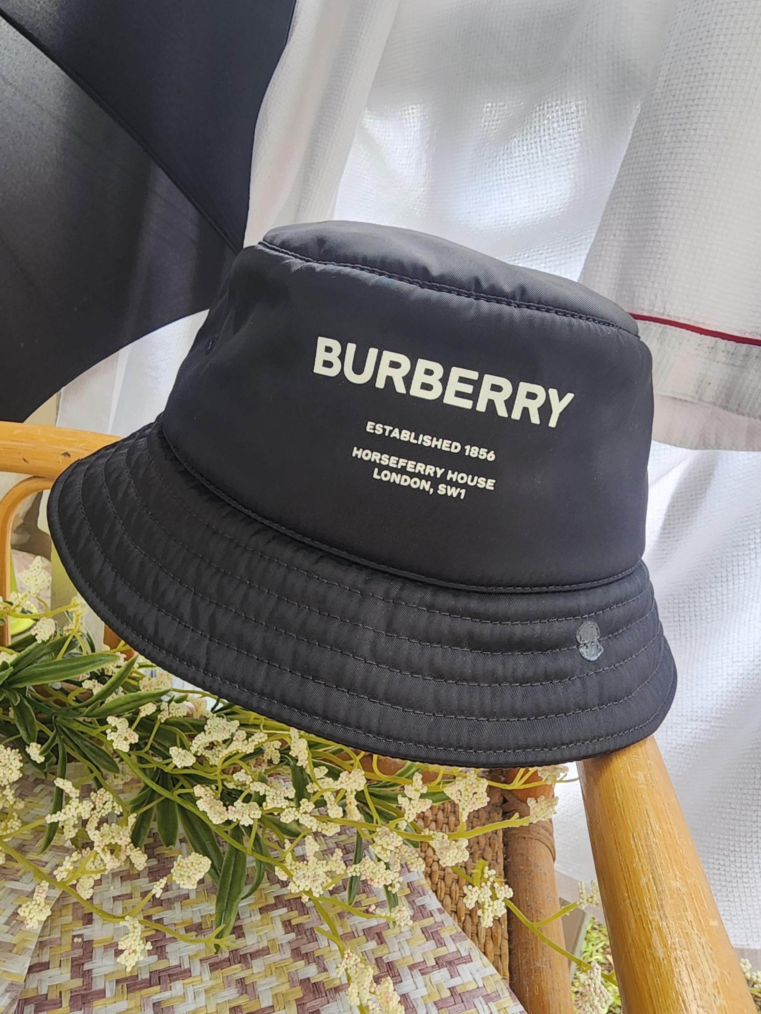 Authentic Burberry unisex bucket hat