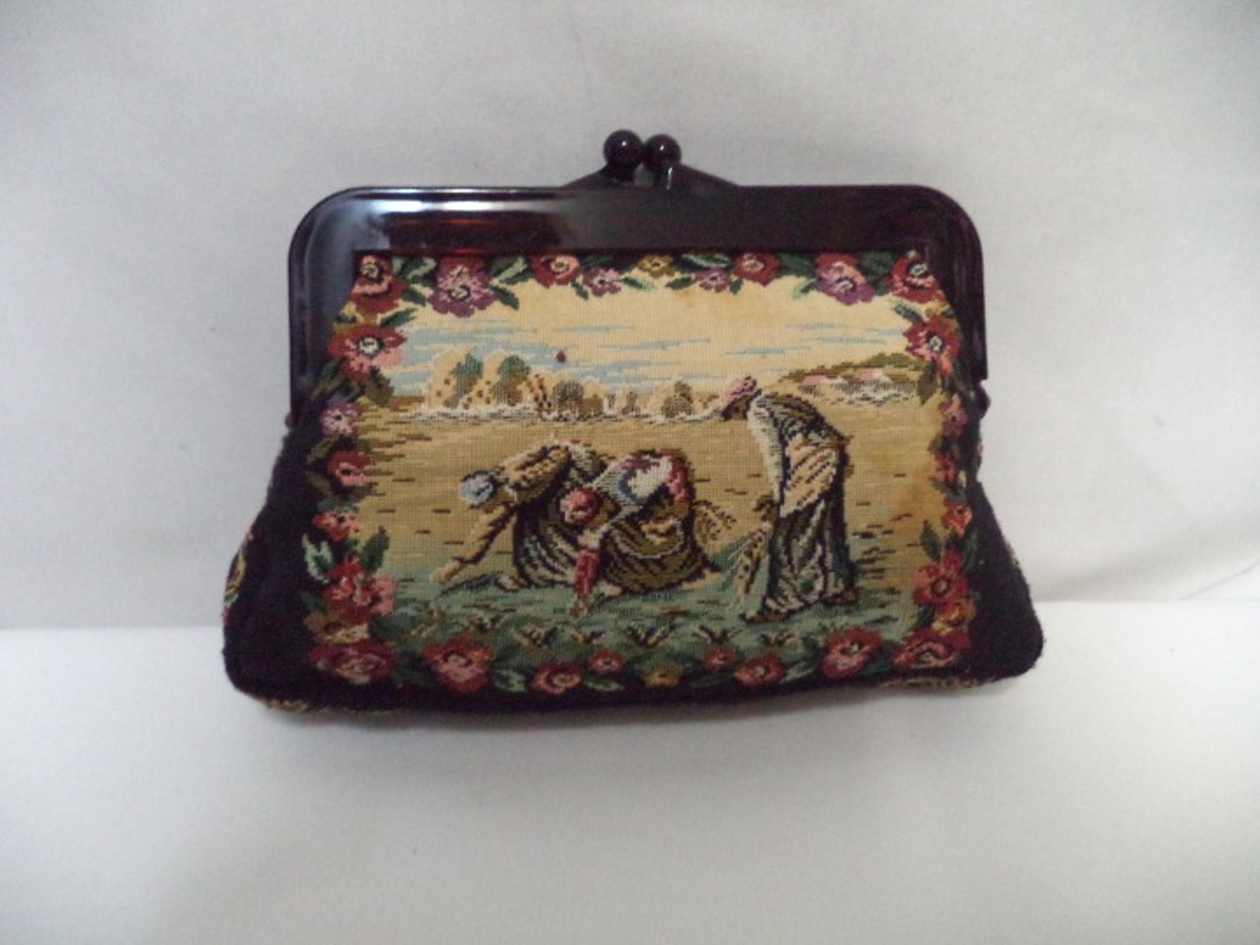 Walborg Japan Vintage needlepoint tapestry Bakelite frame clutch bag purse small