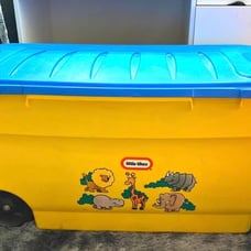Little tikes storage box/toy box