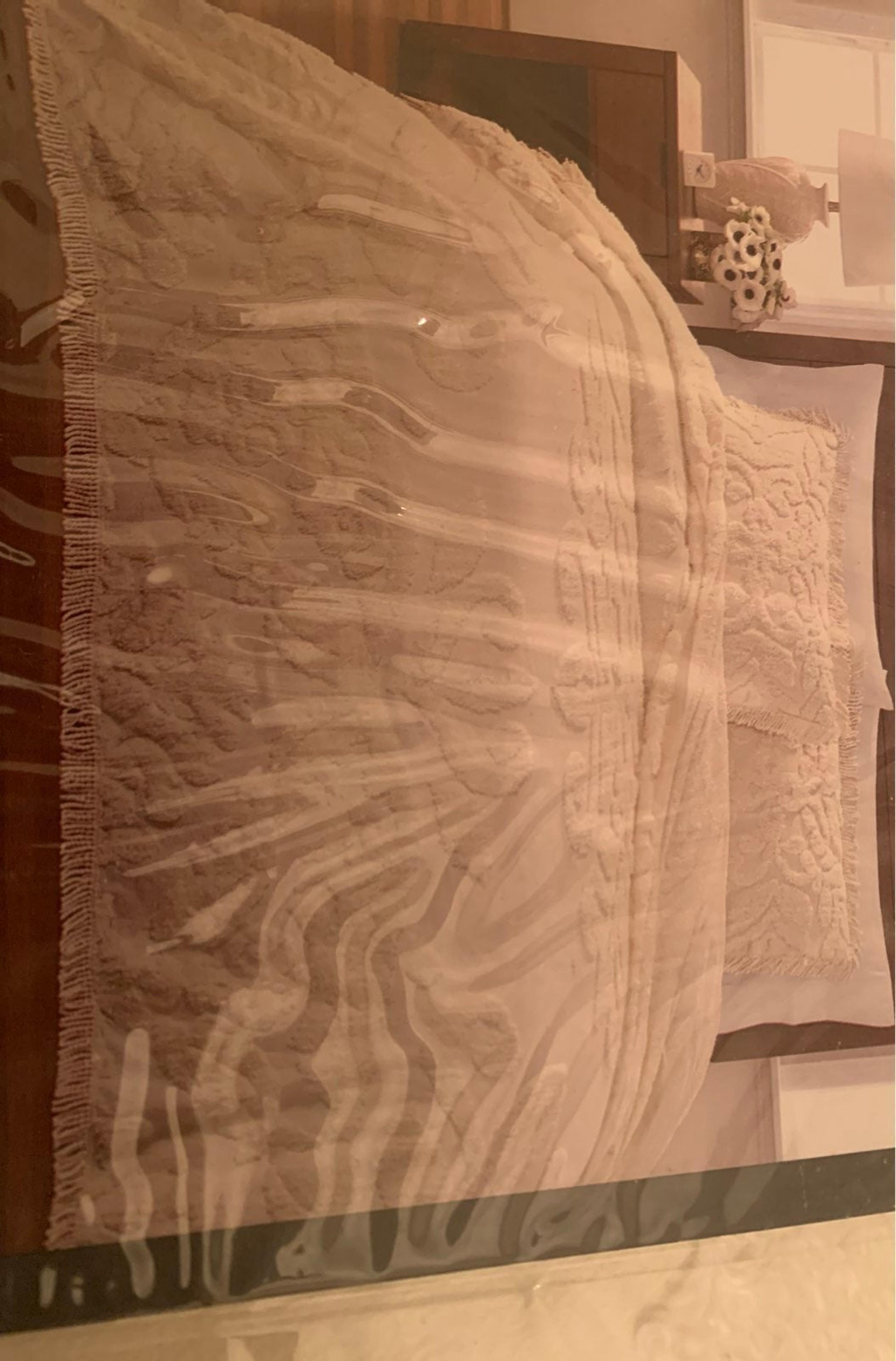 BEDSPREAD