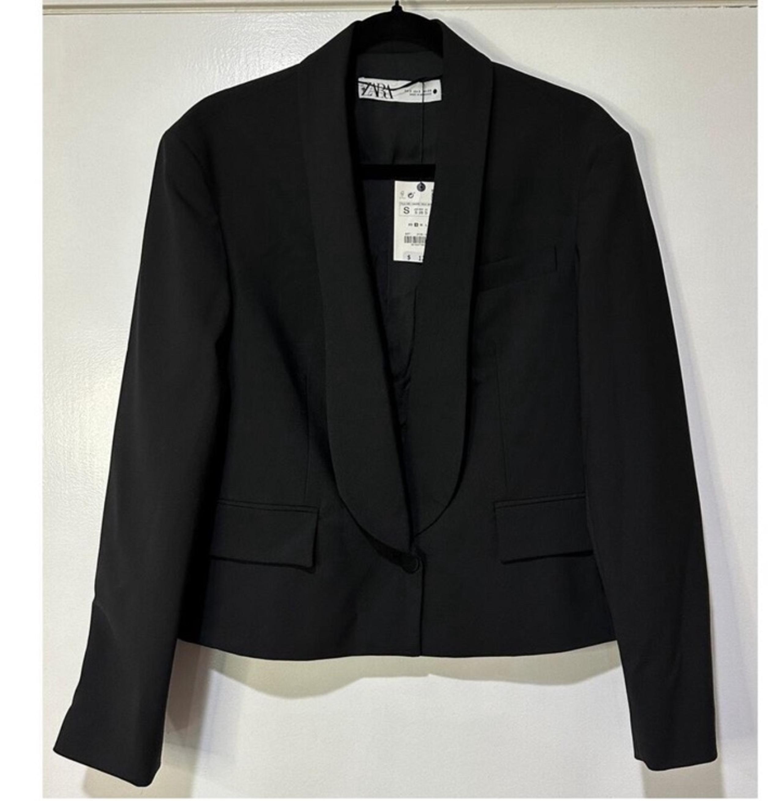 Zara women’s black crop blazer size S