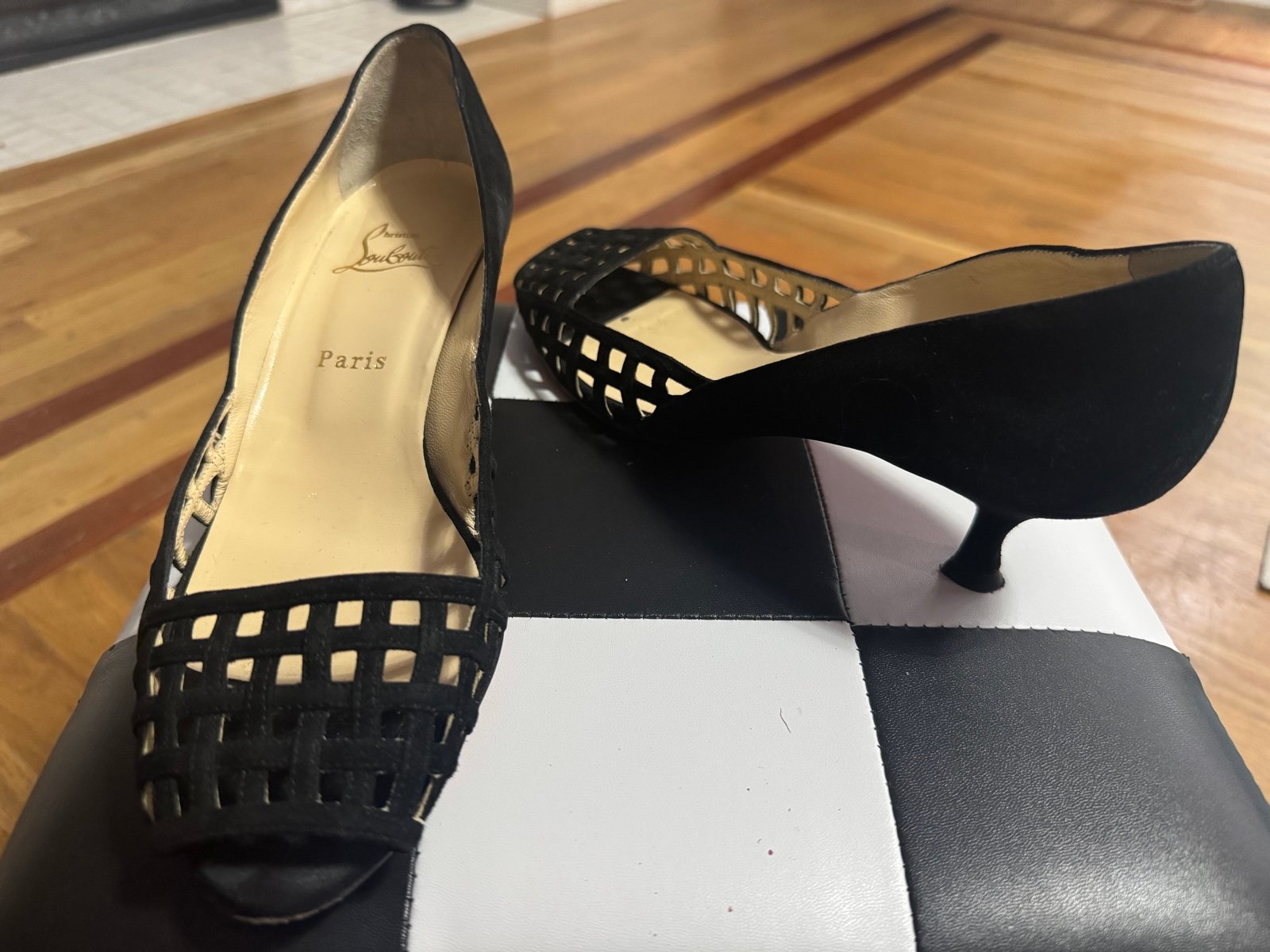 Christian Louboutin Paris Suede Open Tow Kitten Heels Size 39 8.5