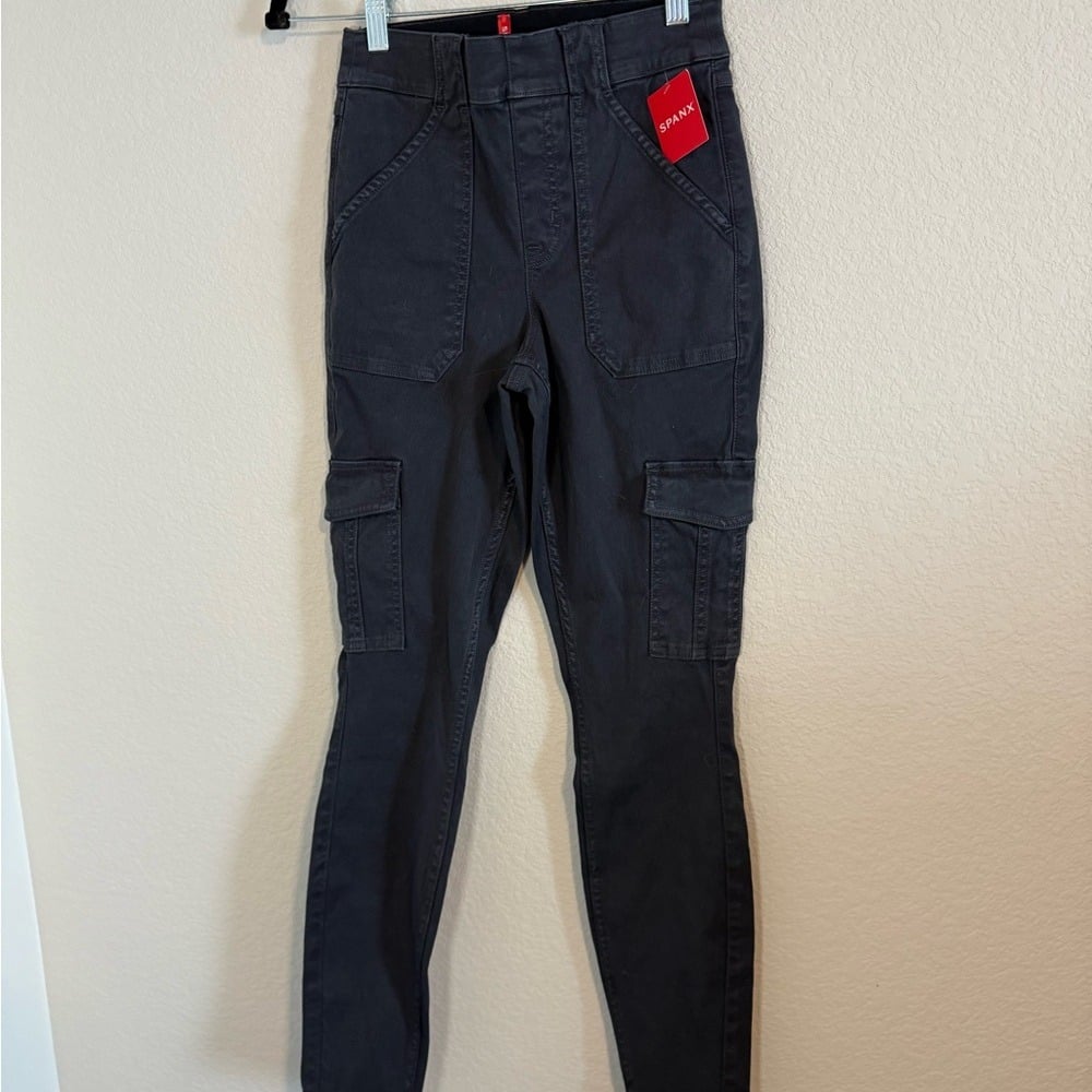 Spanx Stretch Twill Ankle Cargo Pant Women's Size S Petite Washed Black NWT 1348