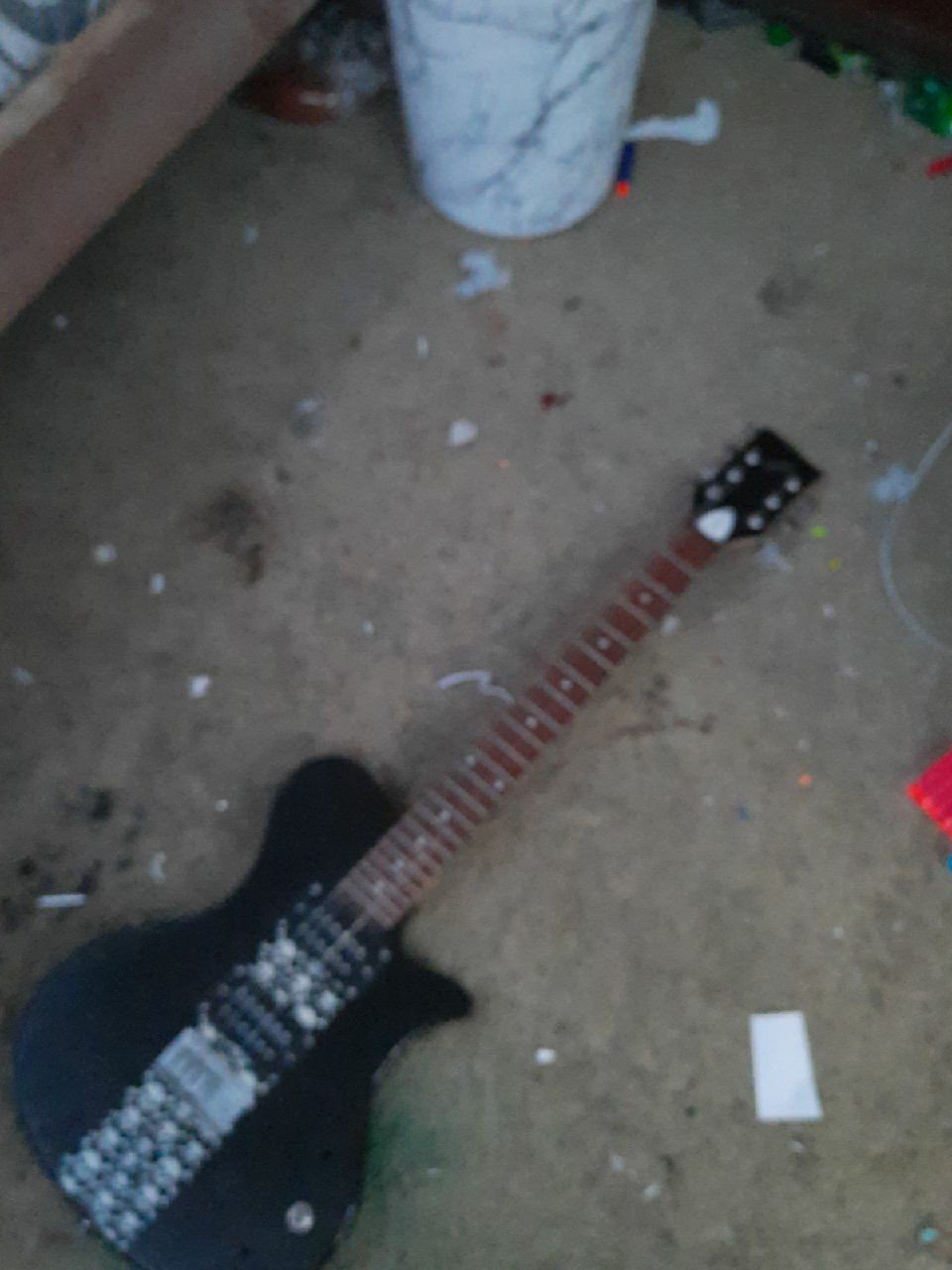 Skull guitar