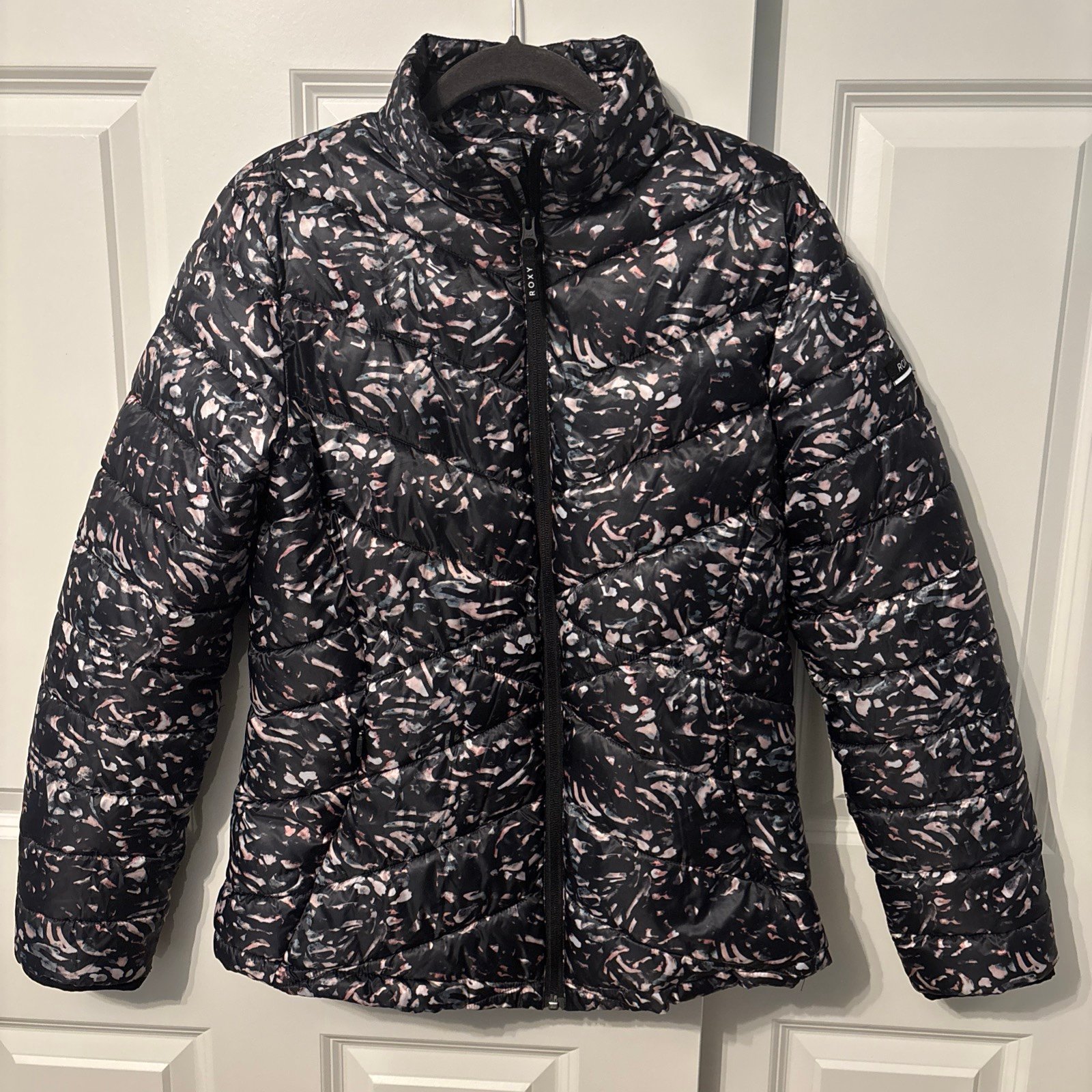 Roxy Black And Pastel Pink Blue Puffer Jacket Full Zip Women’s Size Medium