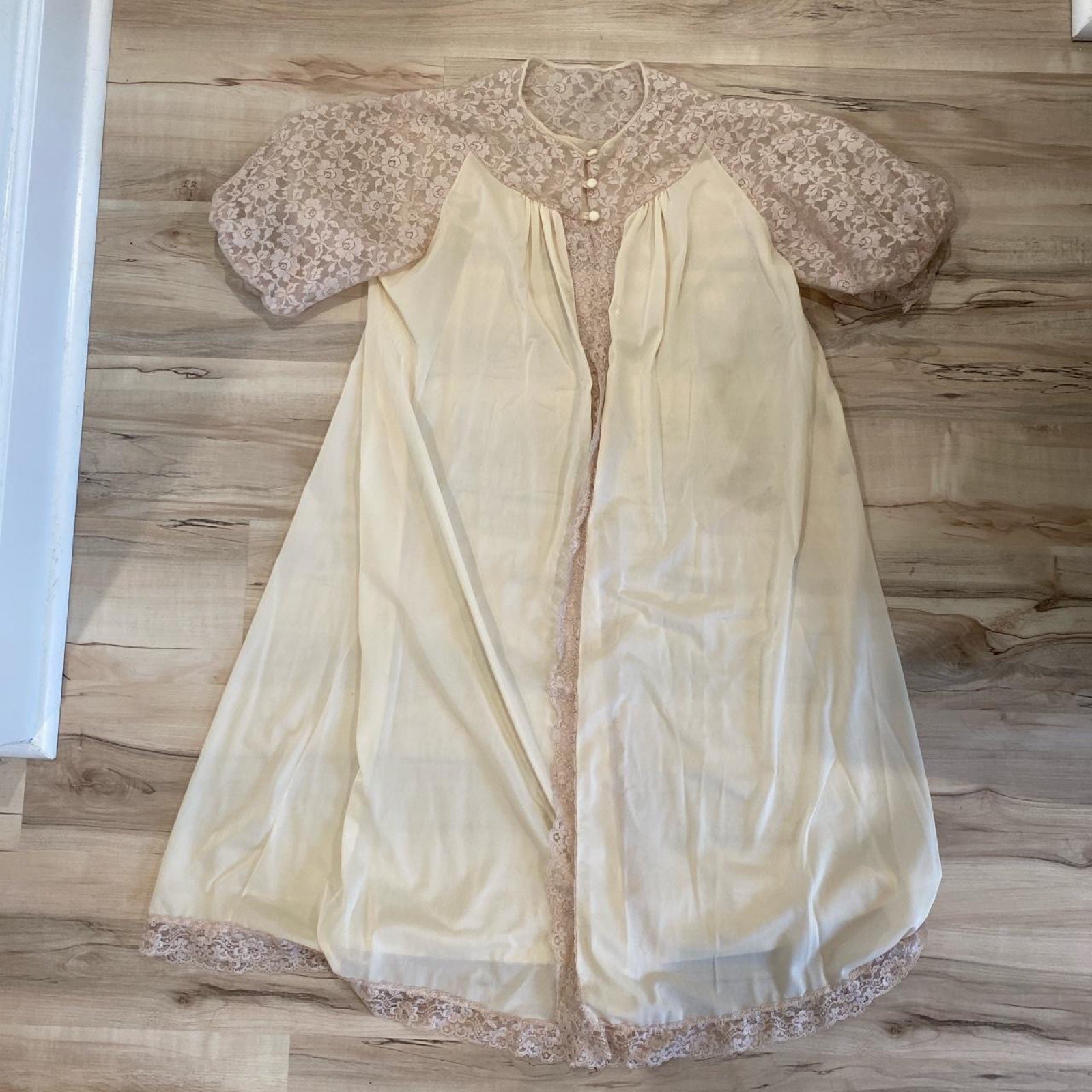 1960’s Soft Yellow and Blush Peignoir Robe