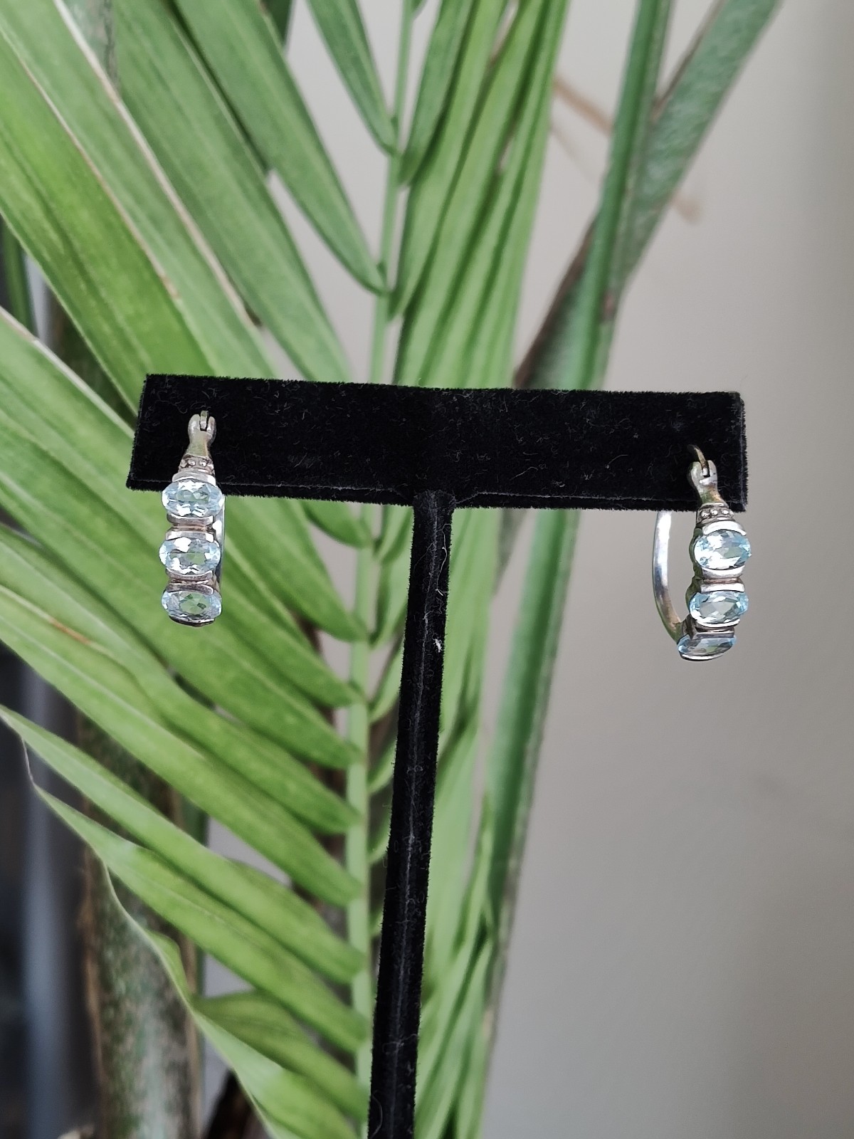 Vintage Sterling Silver Thailand 3 Stone Blue Topaz Round Hoop