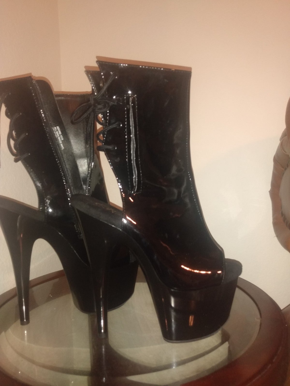 Shops Pleaser high heels