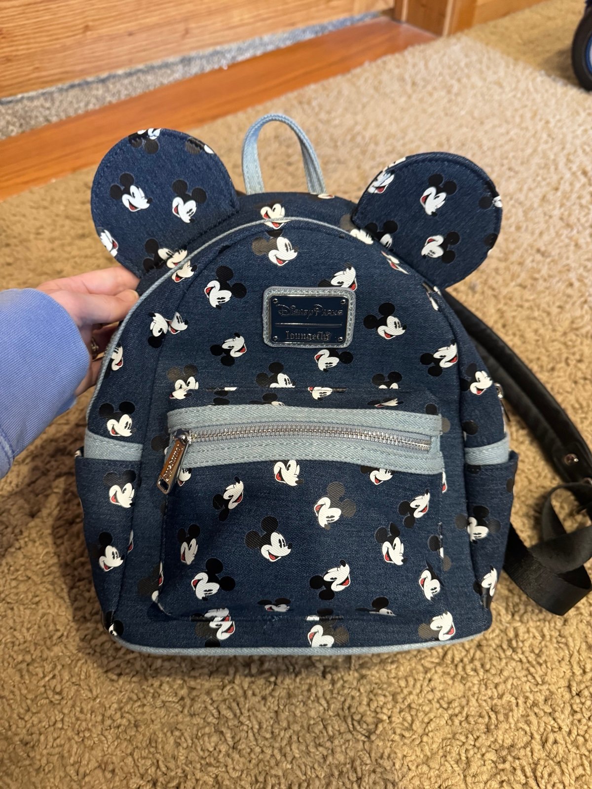 Mickey Loungefly mini backpack